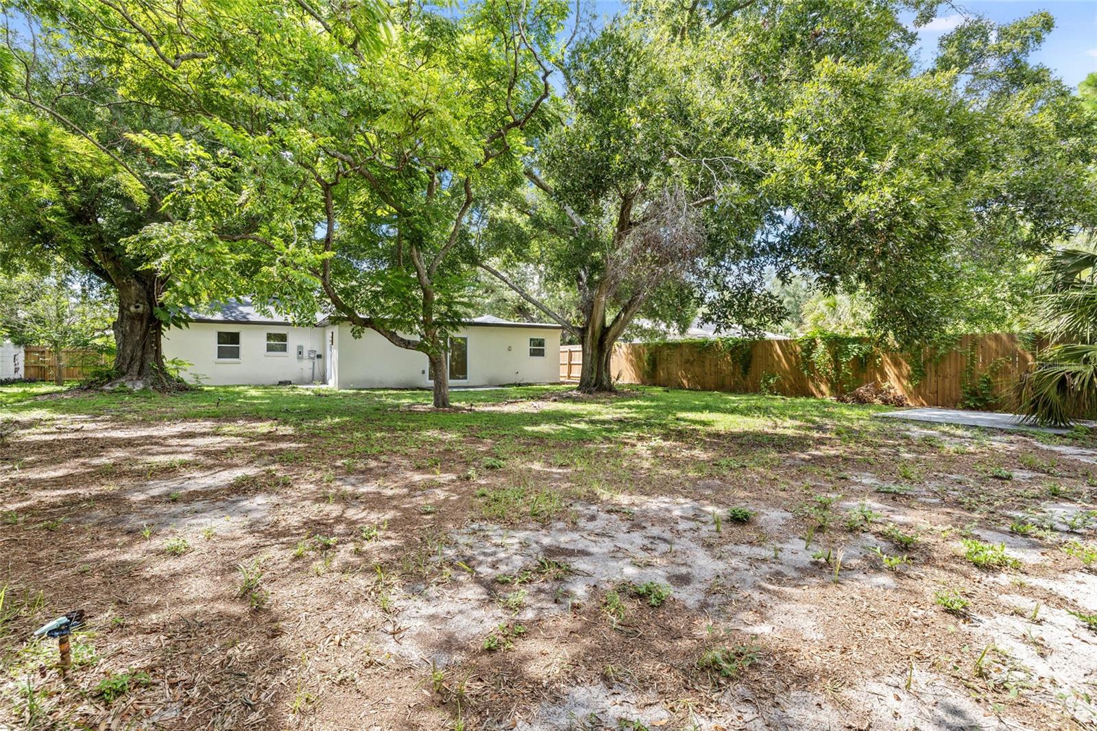 1104 S LOIS AVE — photo 36