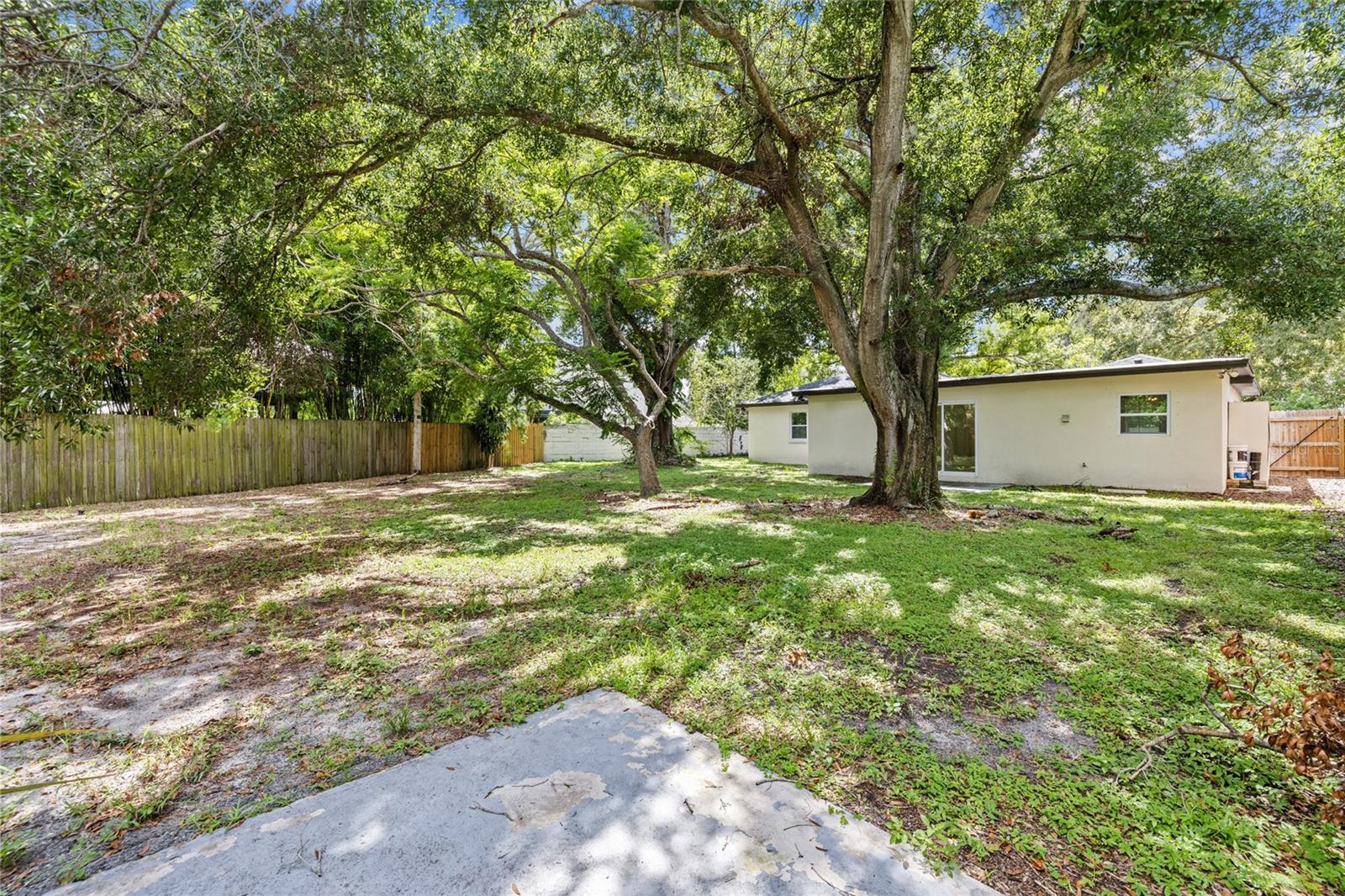 1104 S LOIS AVE — photo 35