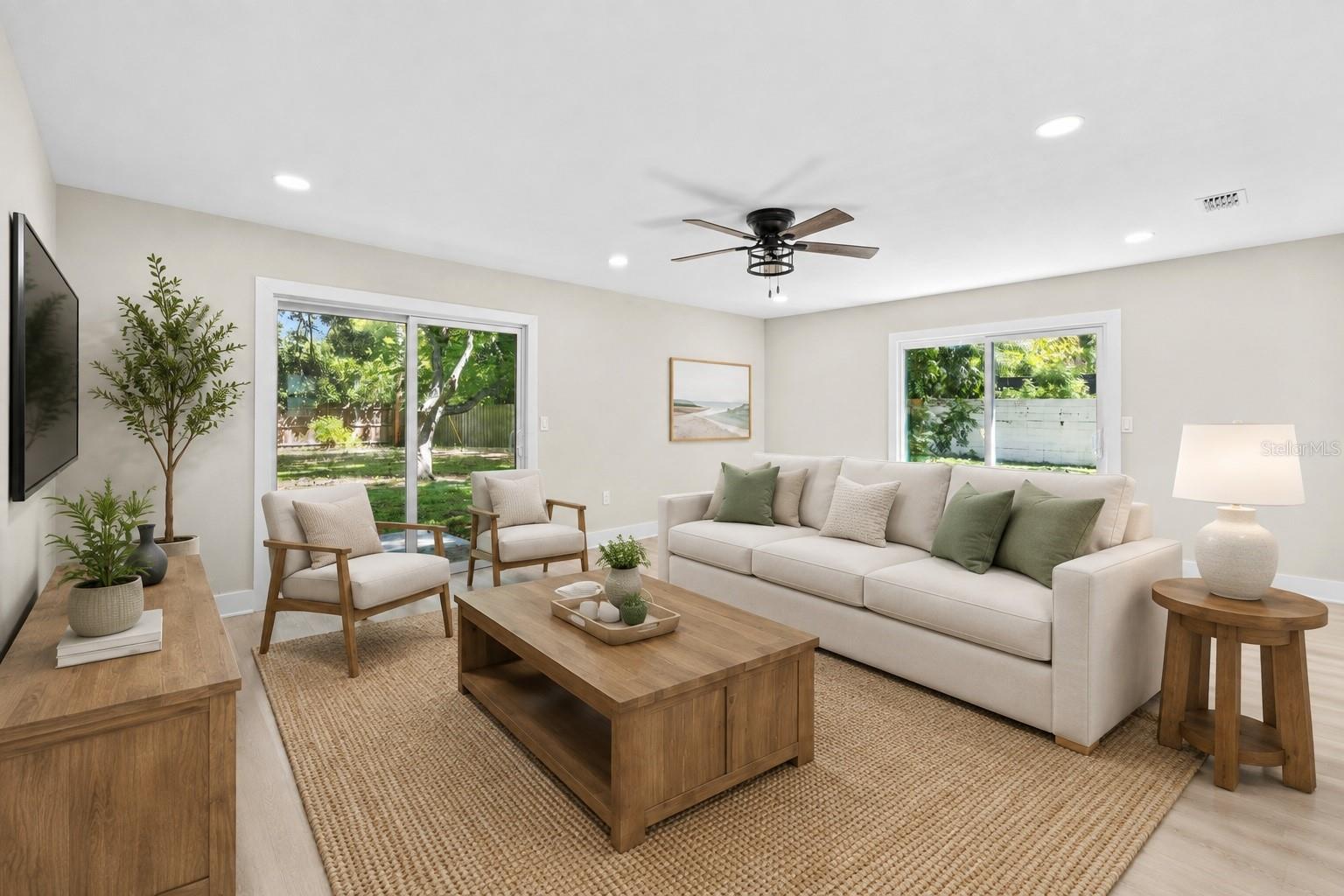 1104 S LOIS AVE — photo 15