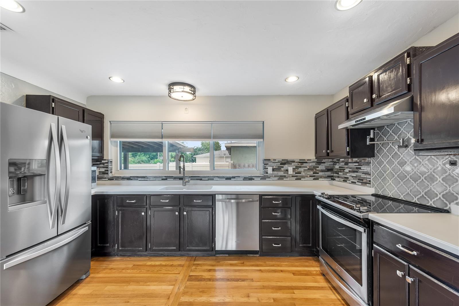 2501 LESLEE LAKE DR N — photo 19