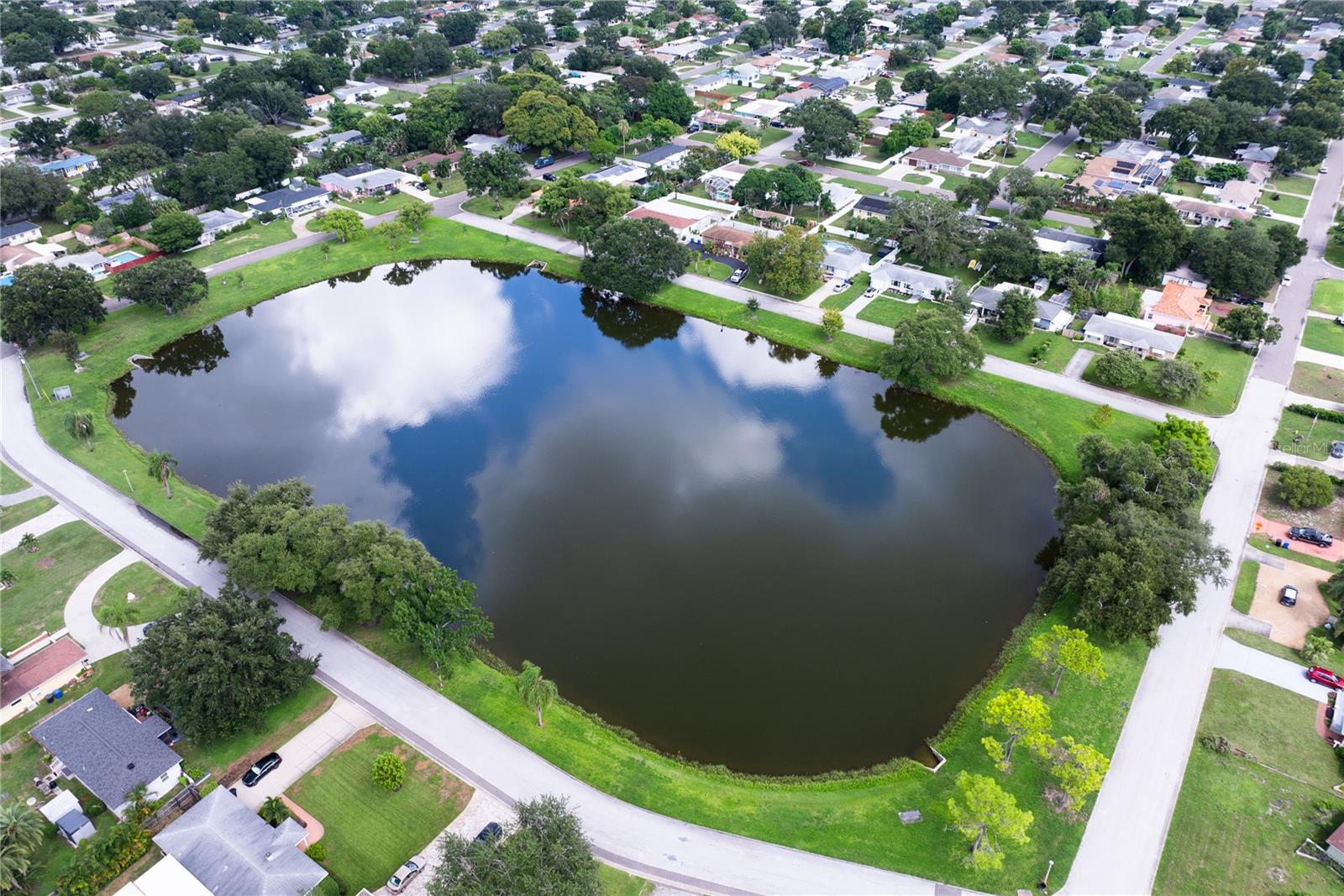 2501 LESLEE LAKE DR N — photo 47