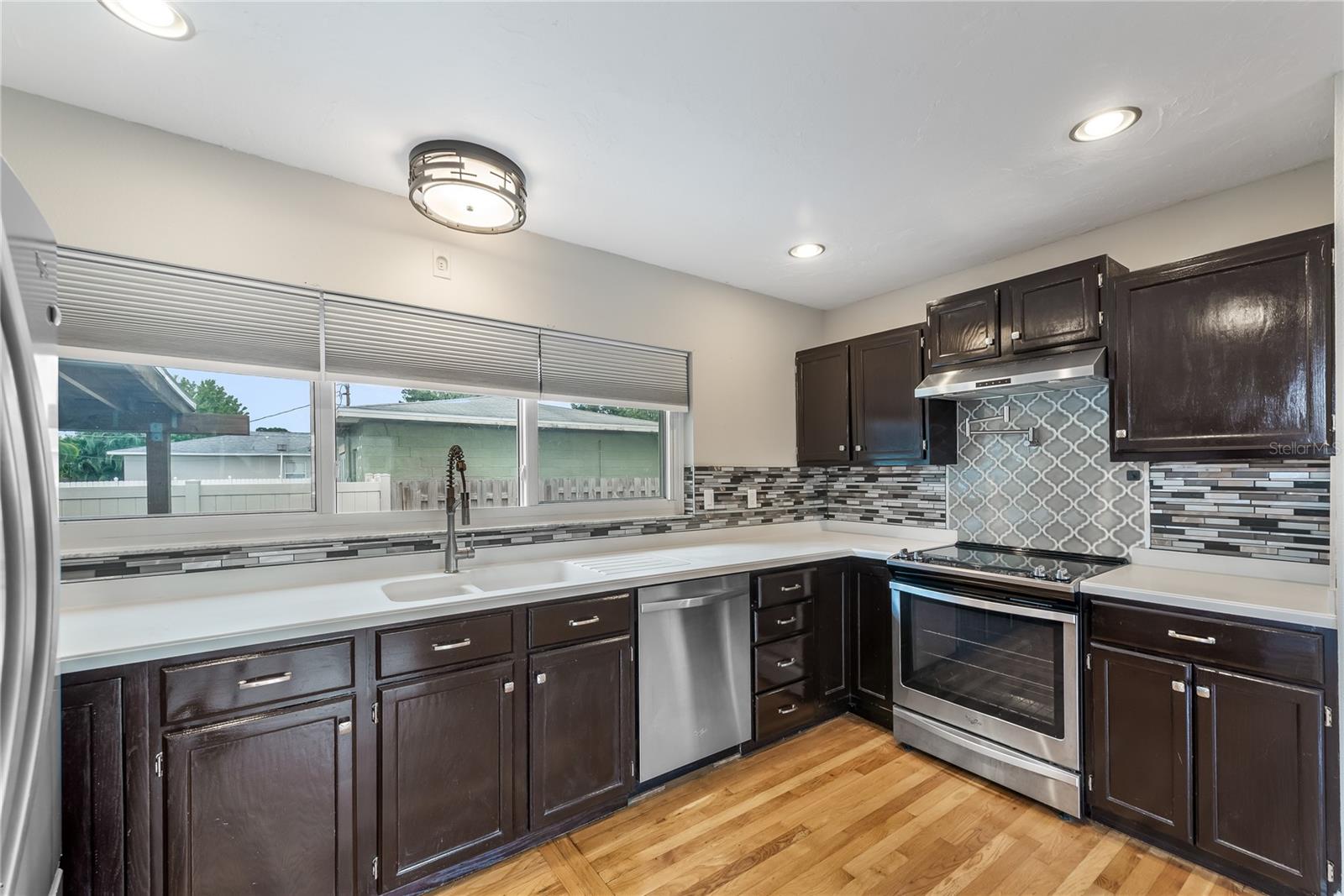 2501 LESLEE LAKE DR N — photo 20