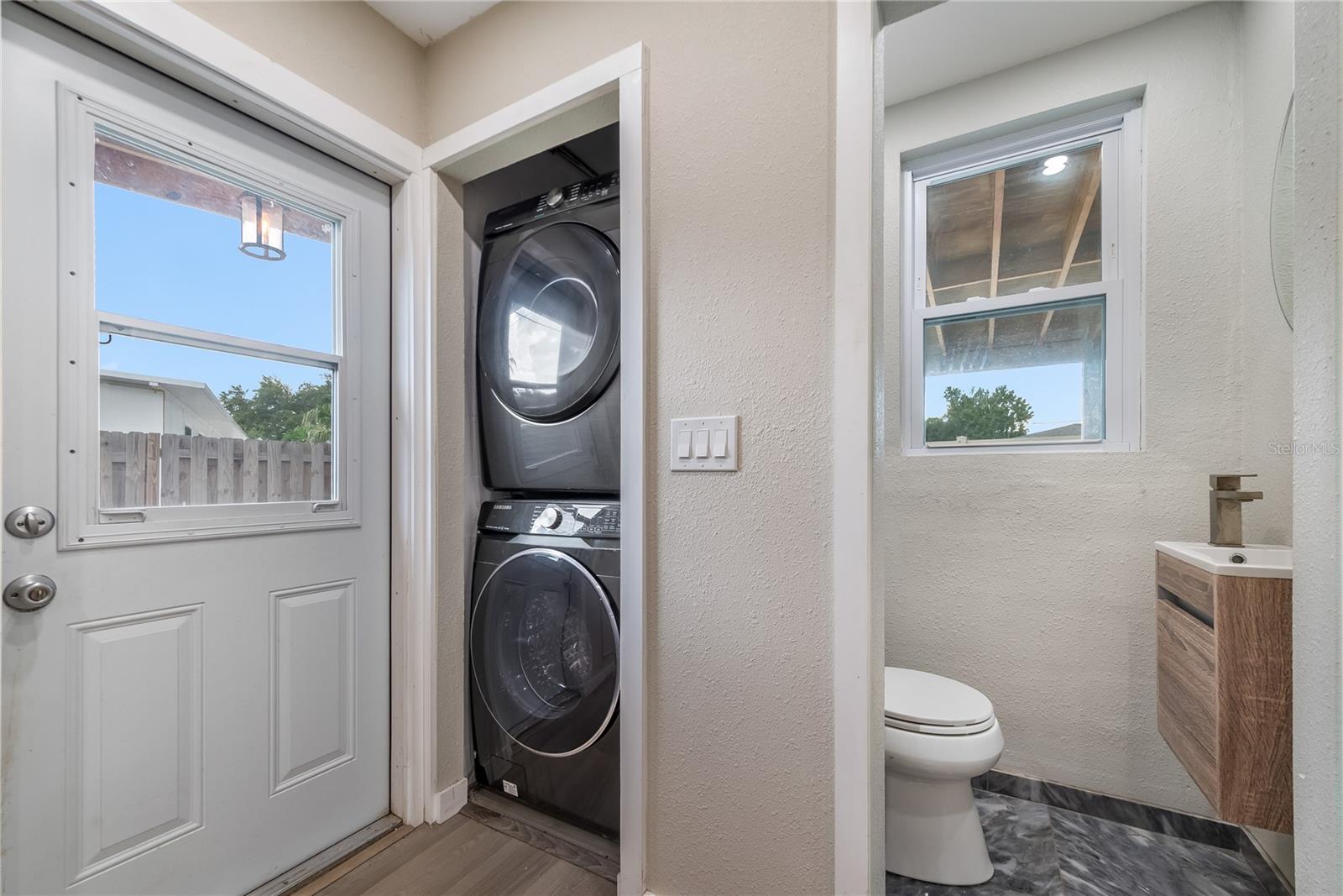 2501 LESLEE LAKE DR N — photo 35