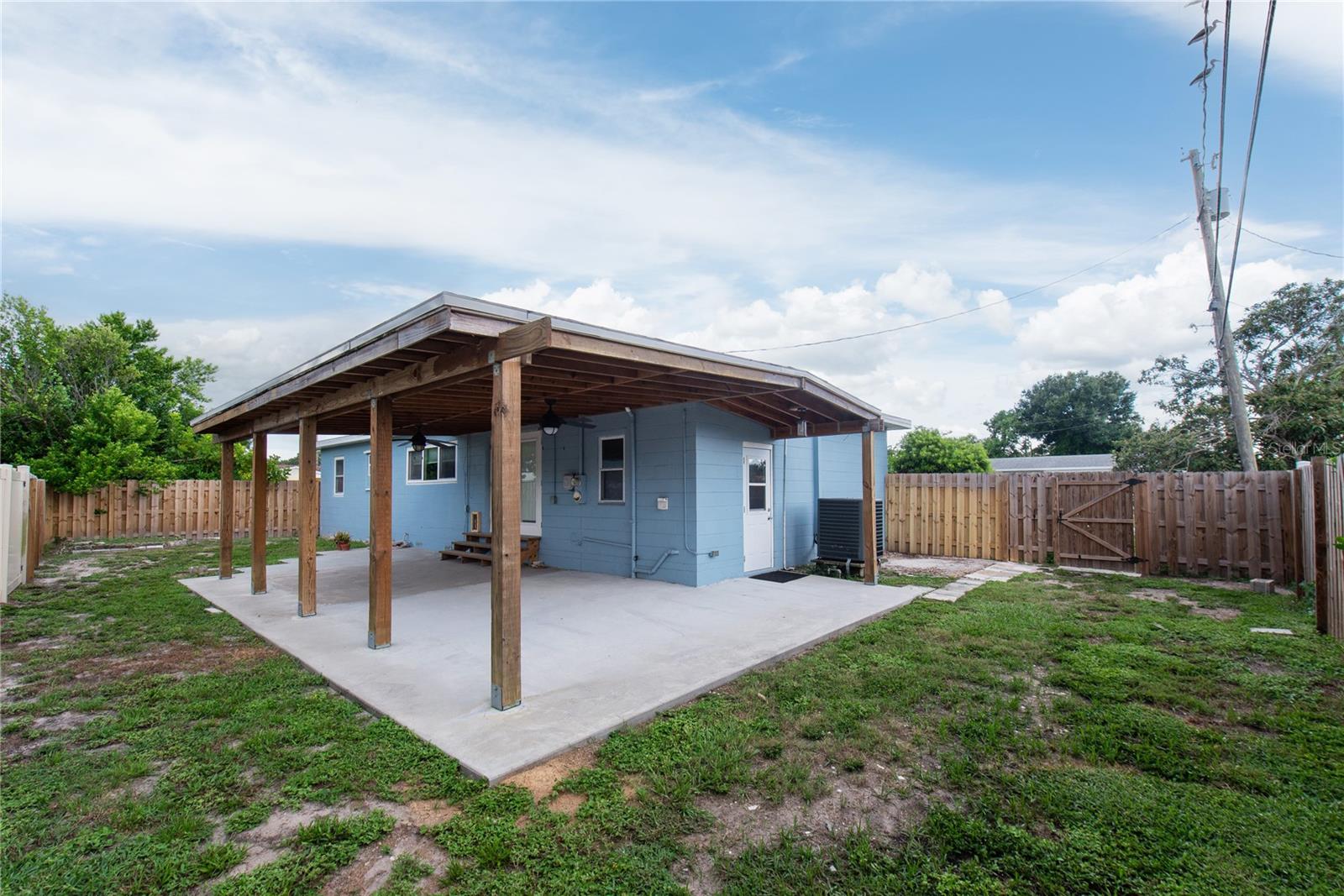 2501 LESLEE LAKE DR N — photo 11