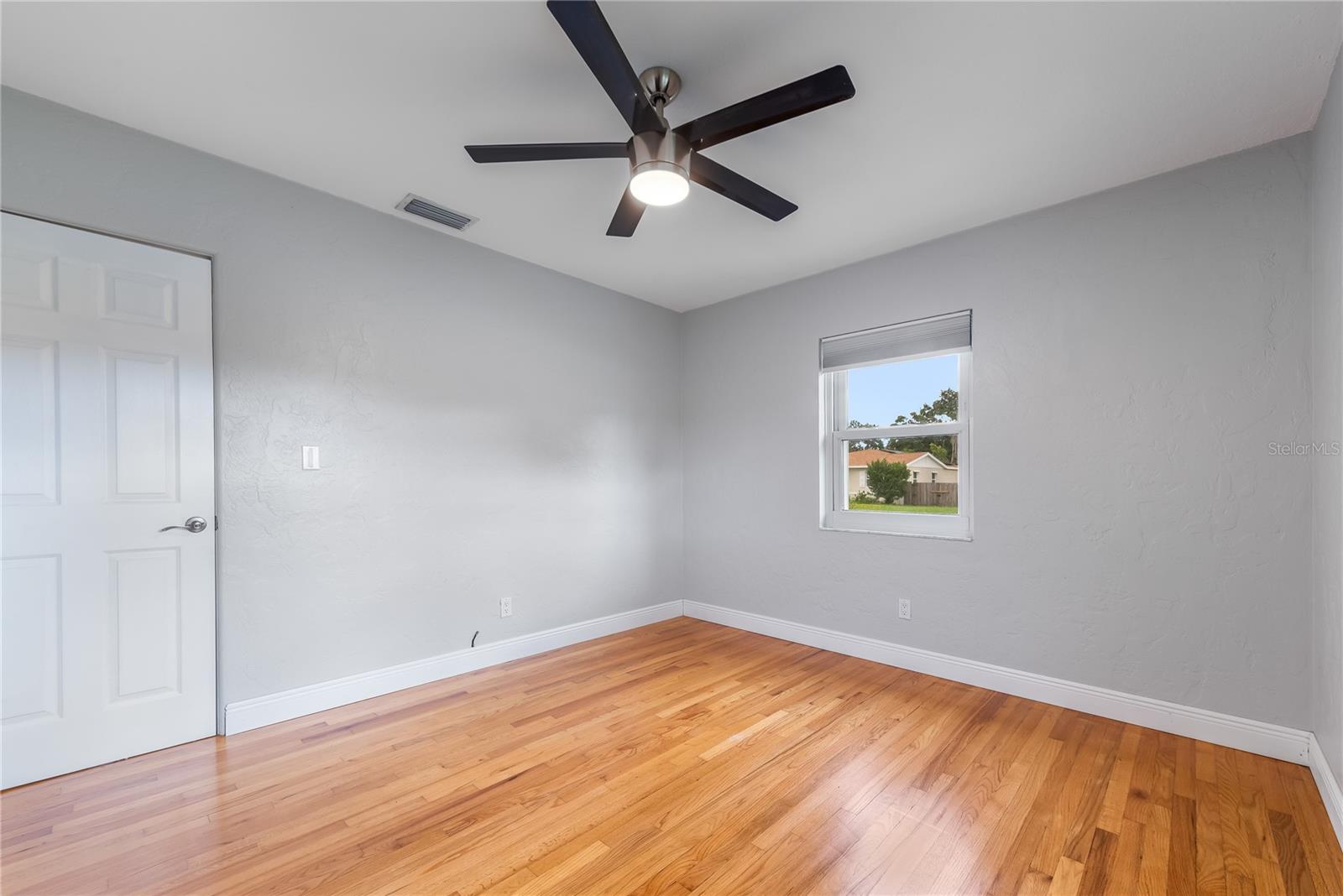 2501 LESLEE LAKE DR N — photo 27