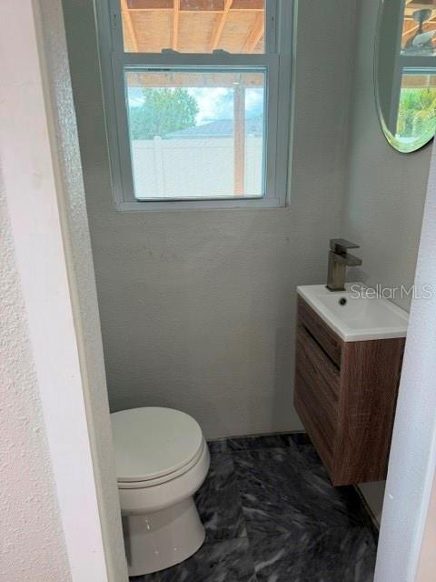 2501 LESLEE LAKE DR N — photo 36