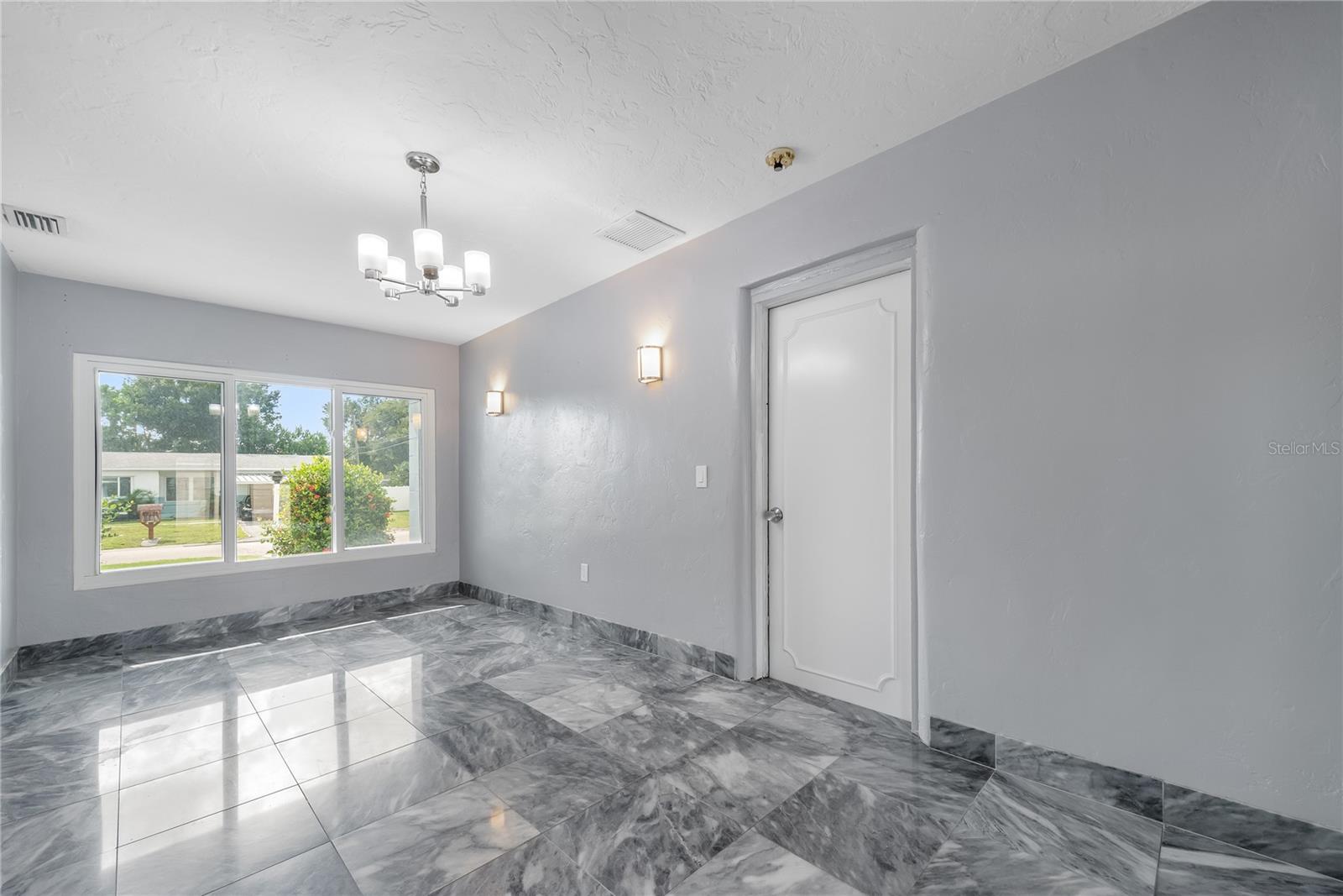 2501 LESLEE LAKE DR N — photo 24