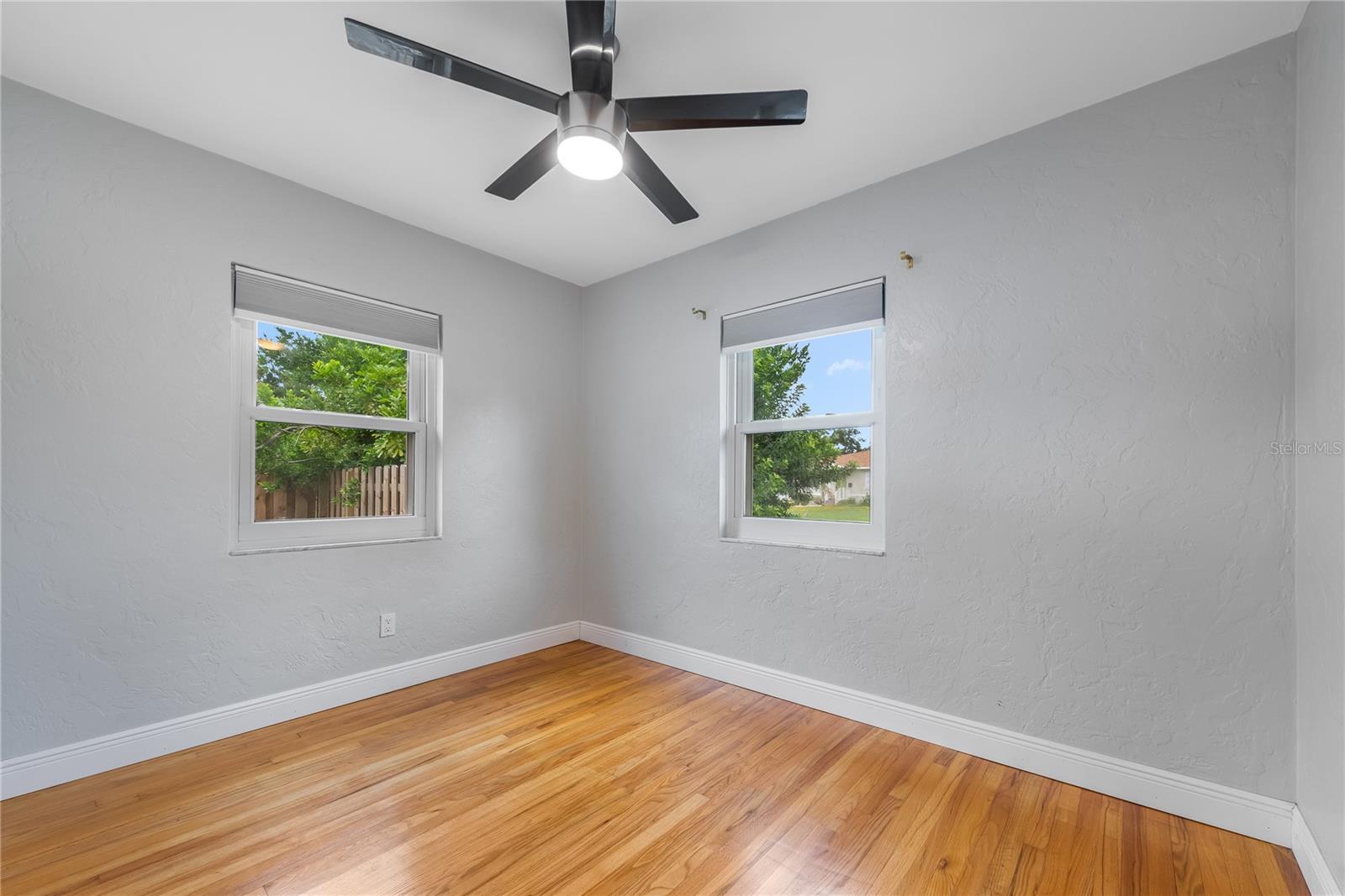2501 LESLEE LAKE DR N — photo 31