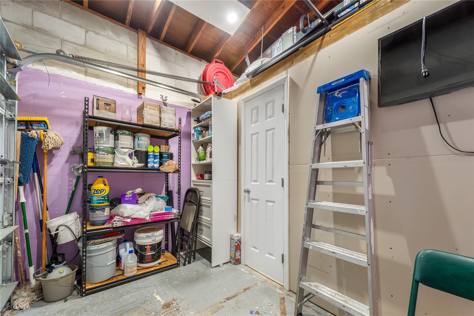 2501 LESLEE LAKE DR N — photo 38