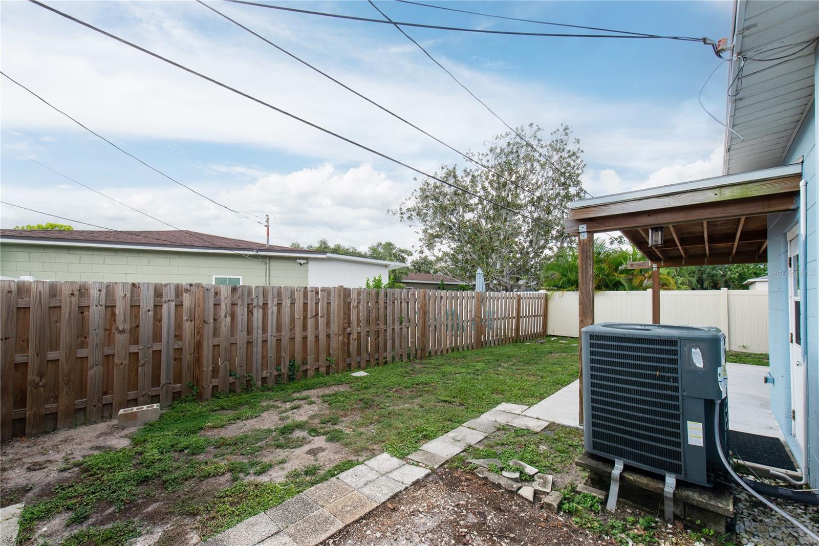 2501 LESLEE LAKE DR N — photo 13