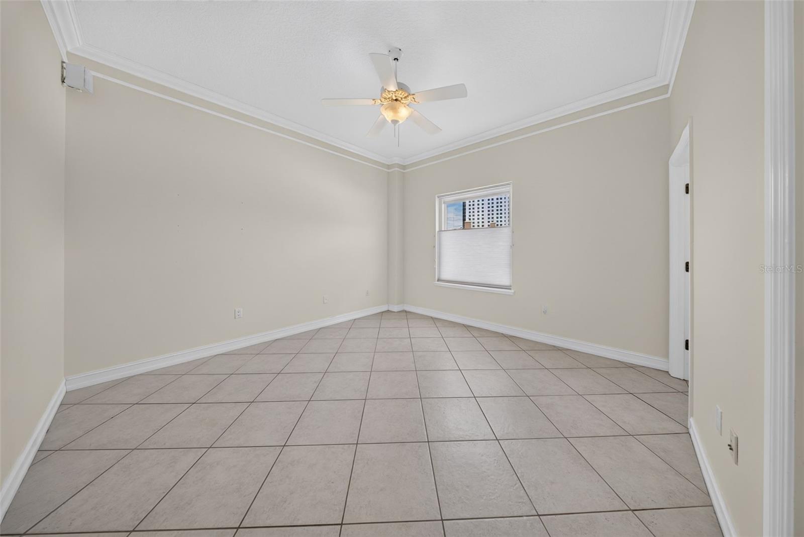 1233 N GULFSTREAM AVE #401 — photo 24