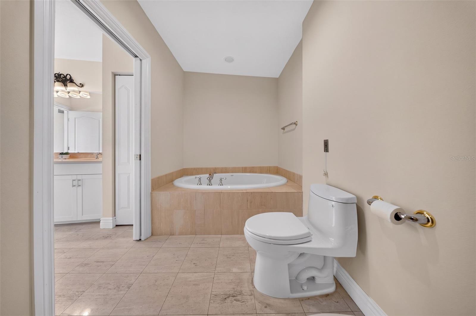 1233 N GULFSTREAM AVE #401 — photo 21
