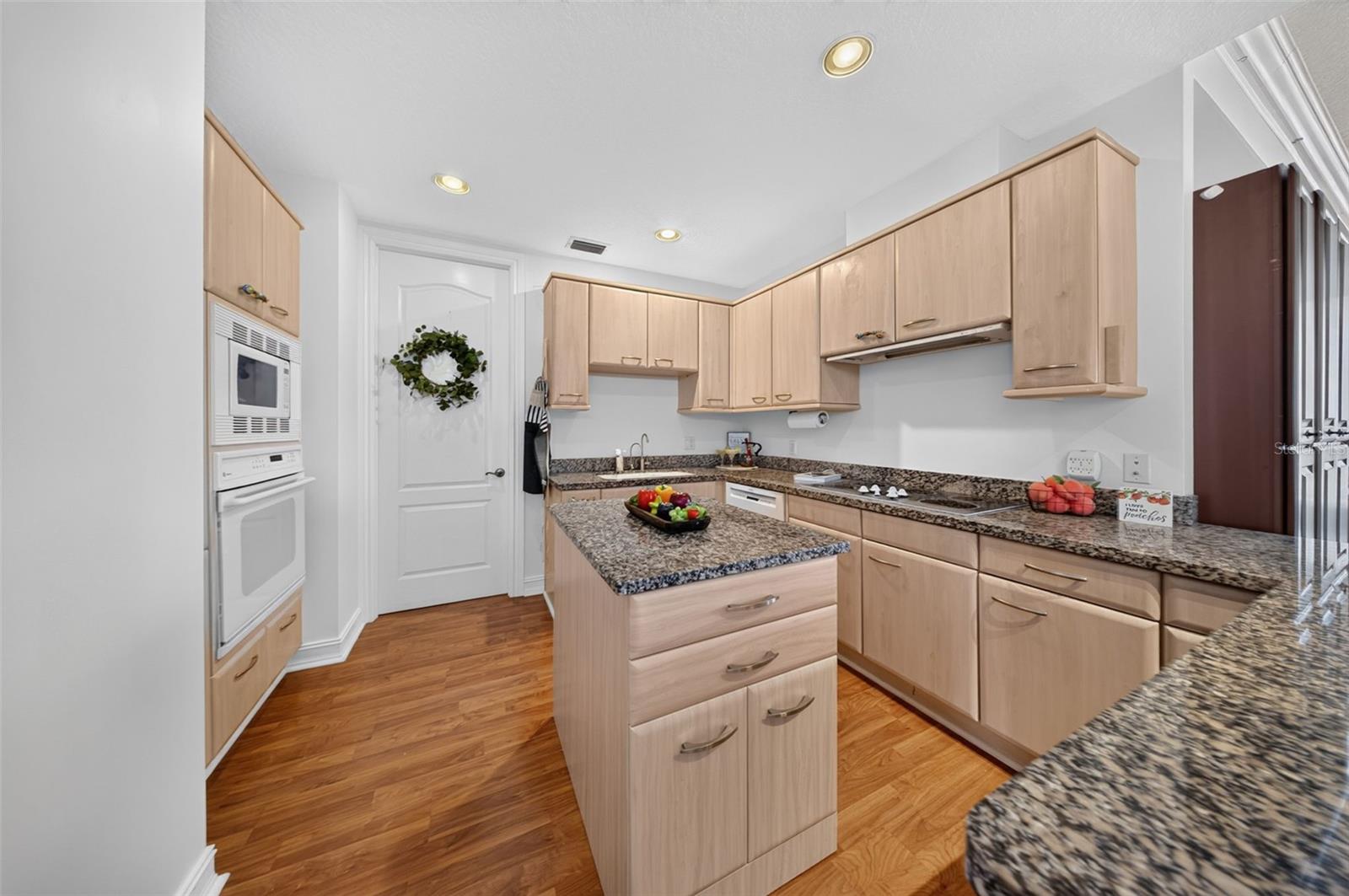 1233 N GULFSTREAM AVE #401 — photo 16