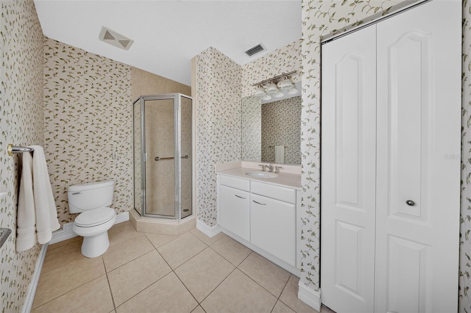1233 N GULFSTREAM AVE #401 — photo 25