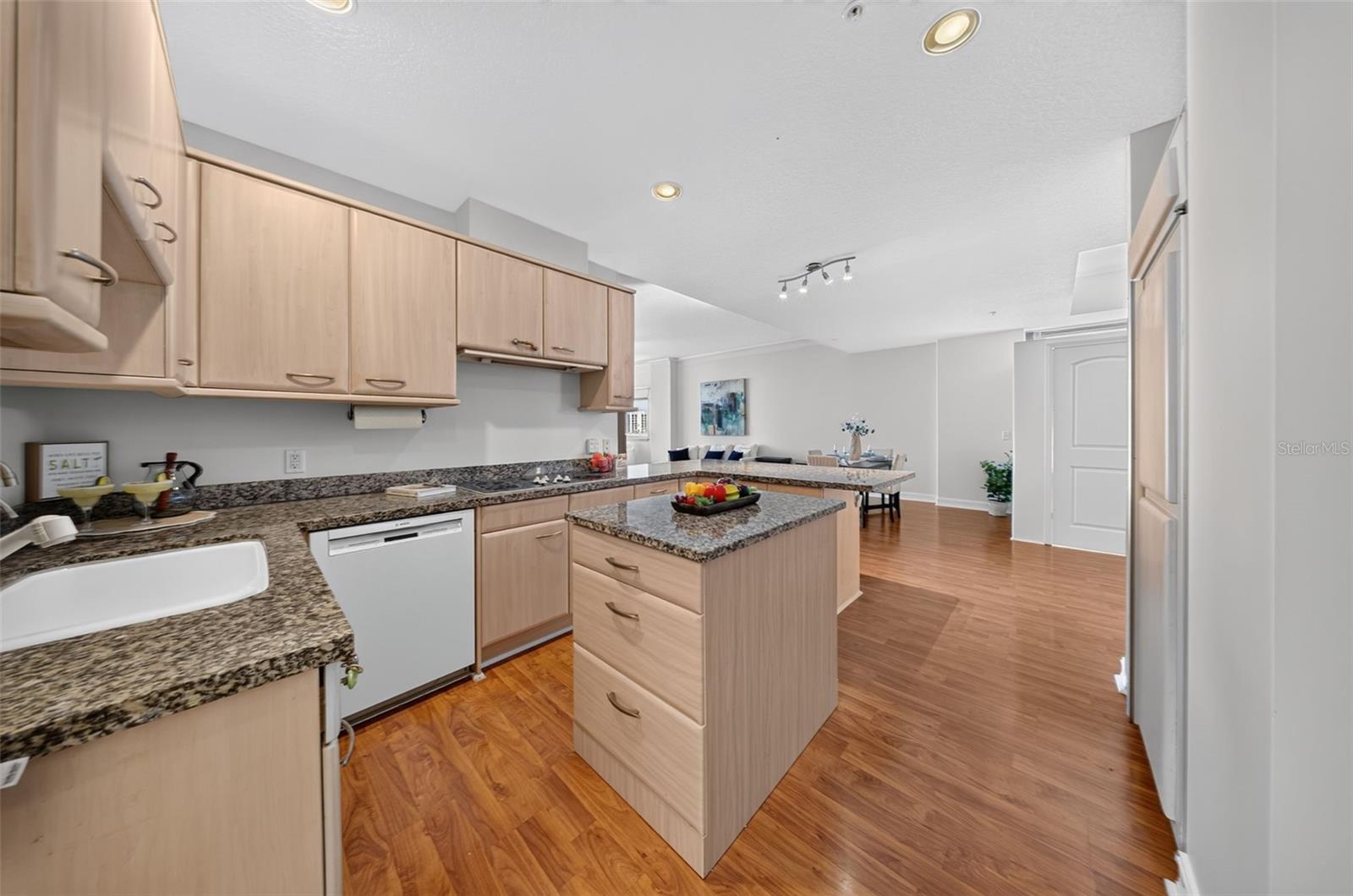 1233 N GULFSTREAM AVE #401 — photo 14