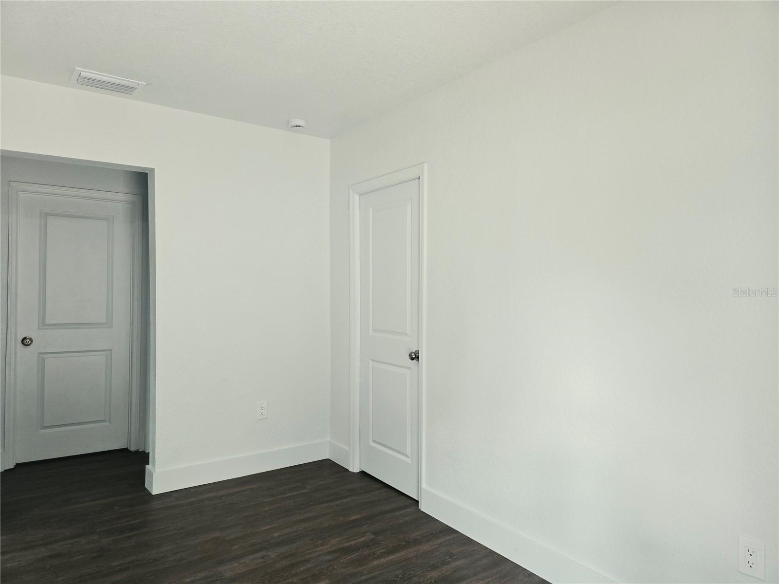 9408 N 12TH ST — photo 13