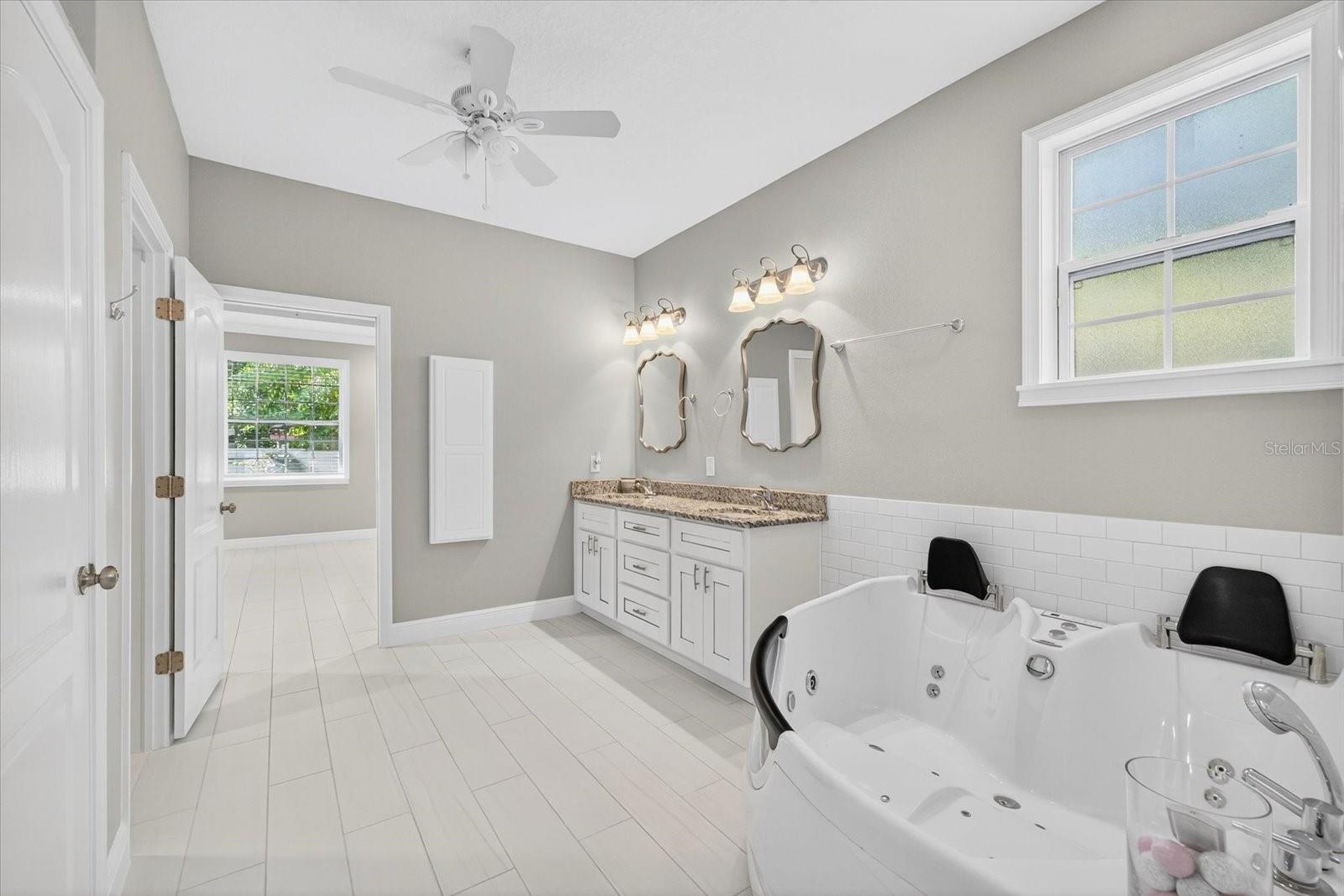 8914 N LYNN AVE — photo 37
