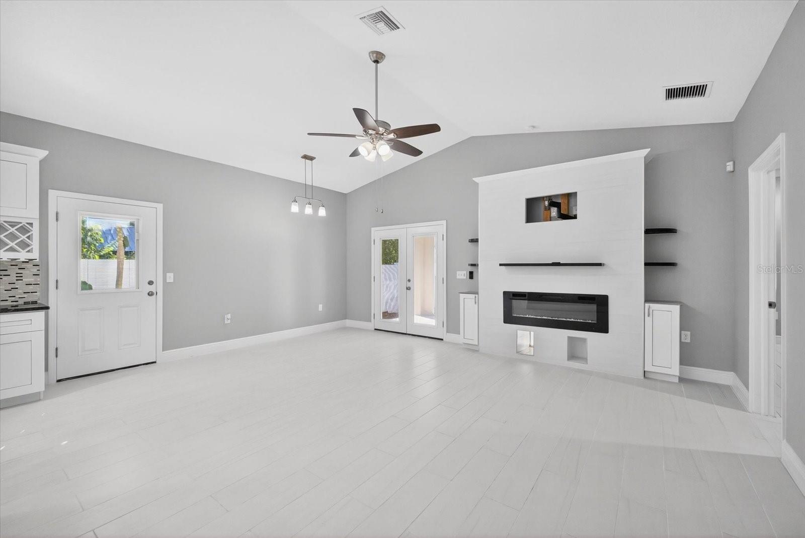 8914 N LYNN AVE — photo 33