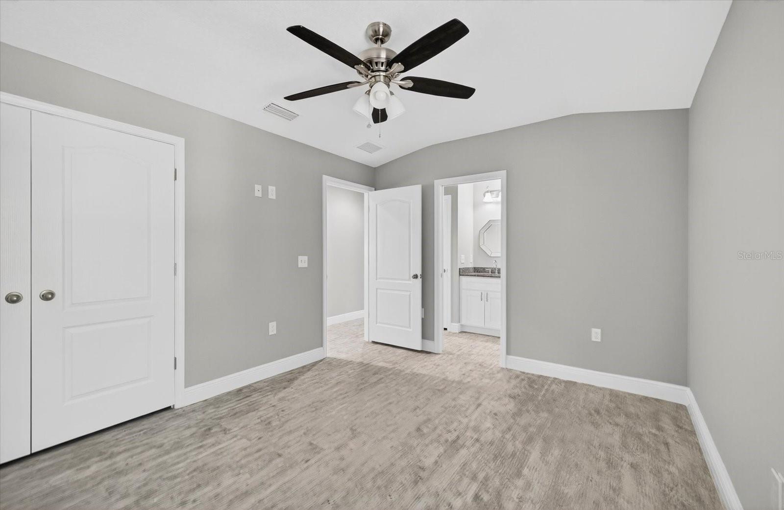 8914 N LYNN AVE — photo 55