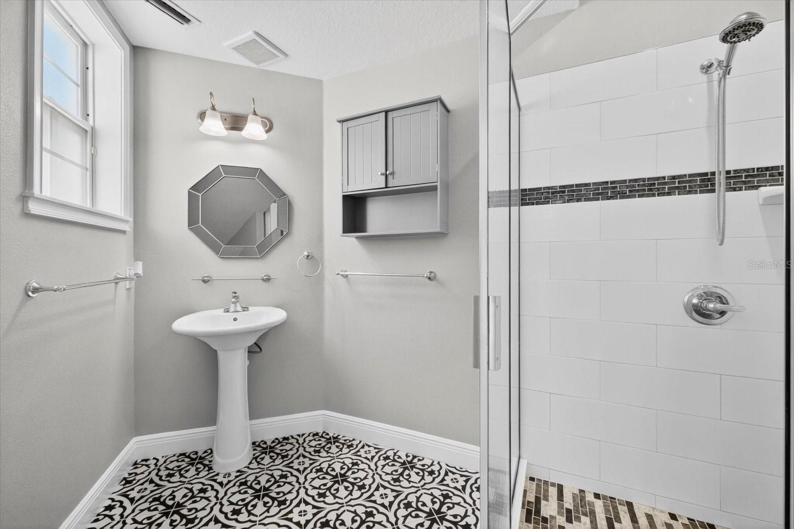 8914 N LYNN AVE — photo 19
