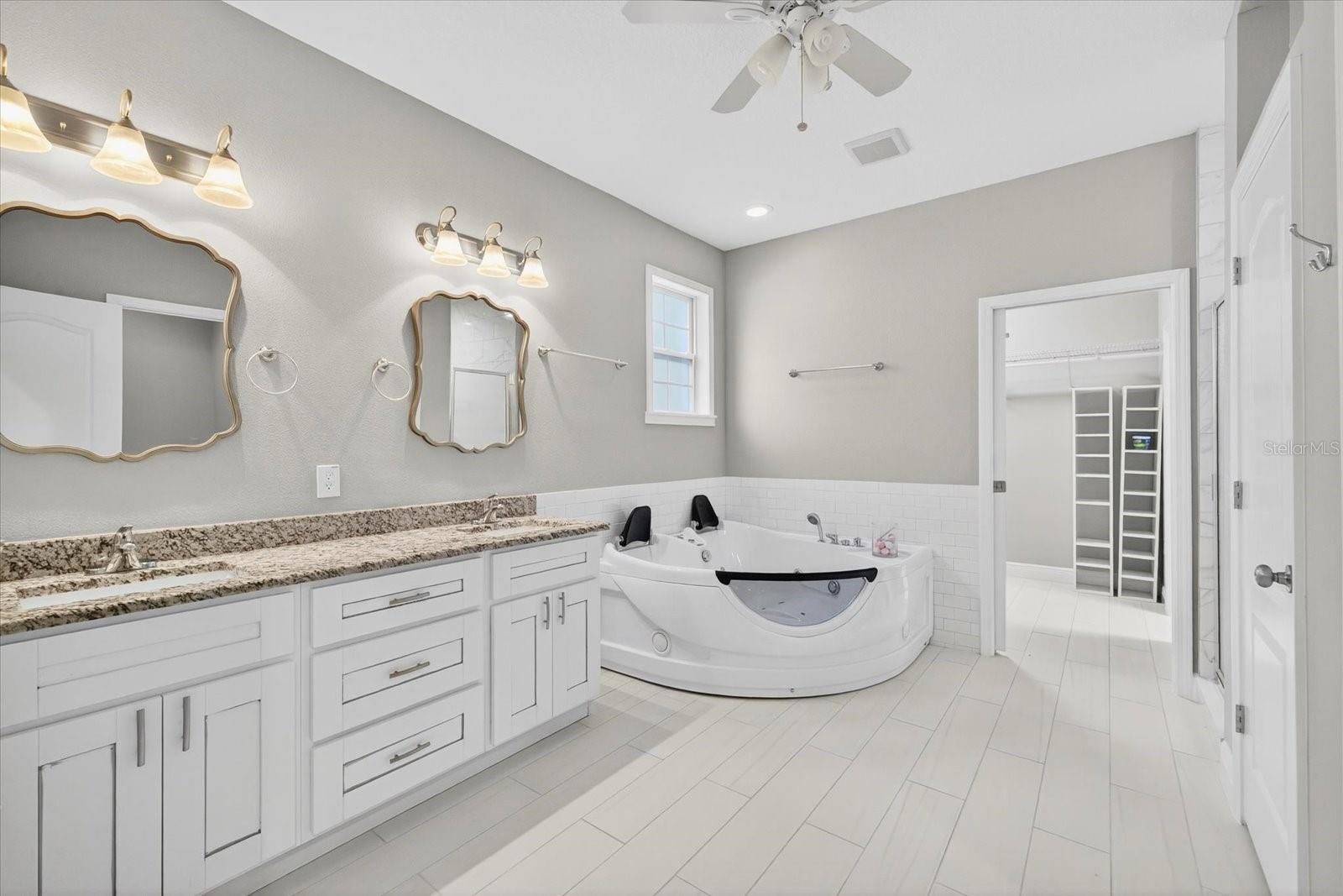 8914 N LYNN AVE — photo 35