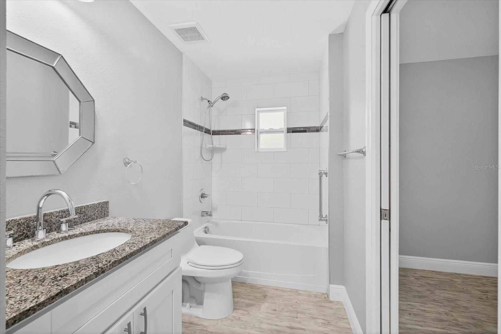 8914 N LYNN AVE — photo 53
