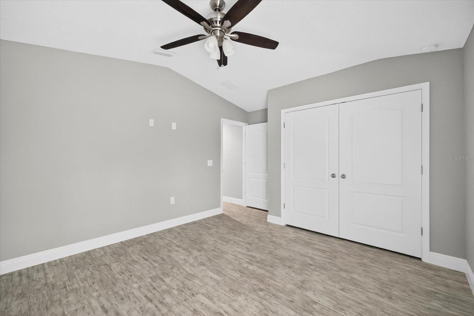8914 N LYNN AVE — photo 57