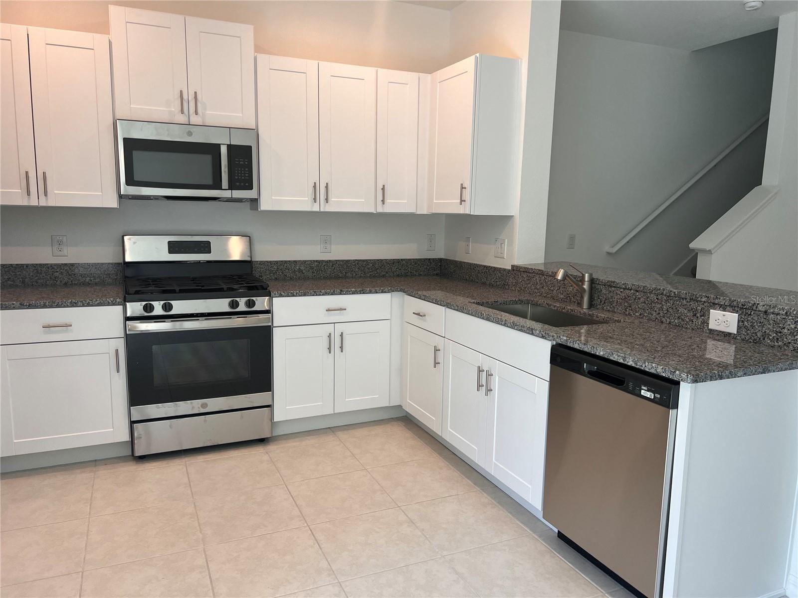8333 CRESCENT OAKS DR — photo 15