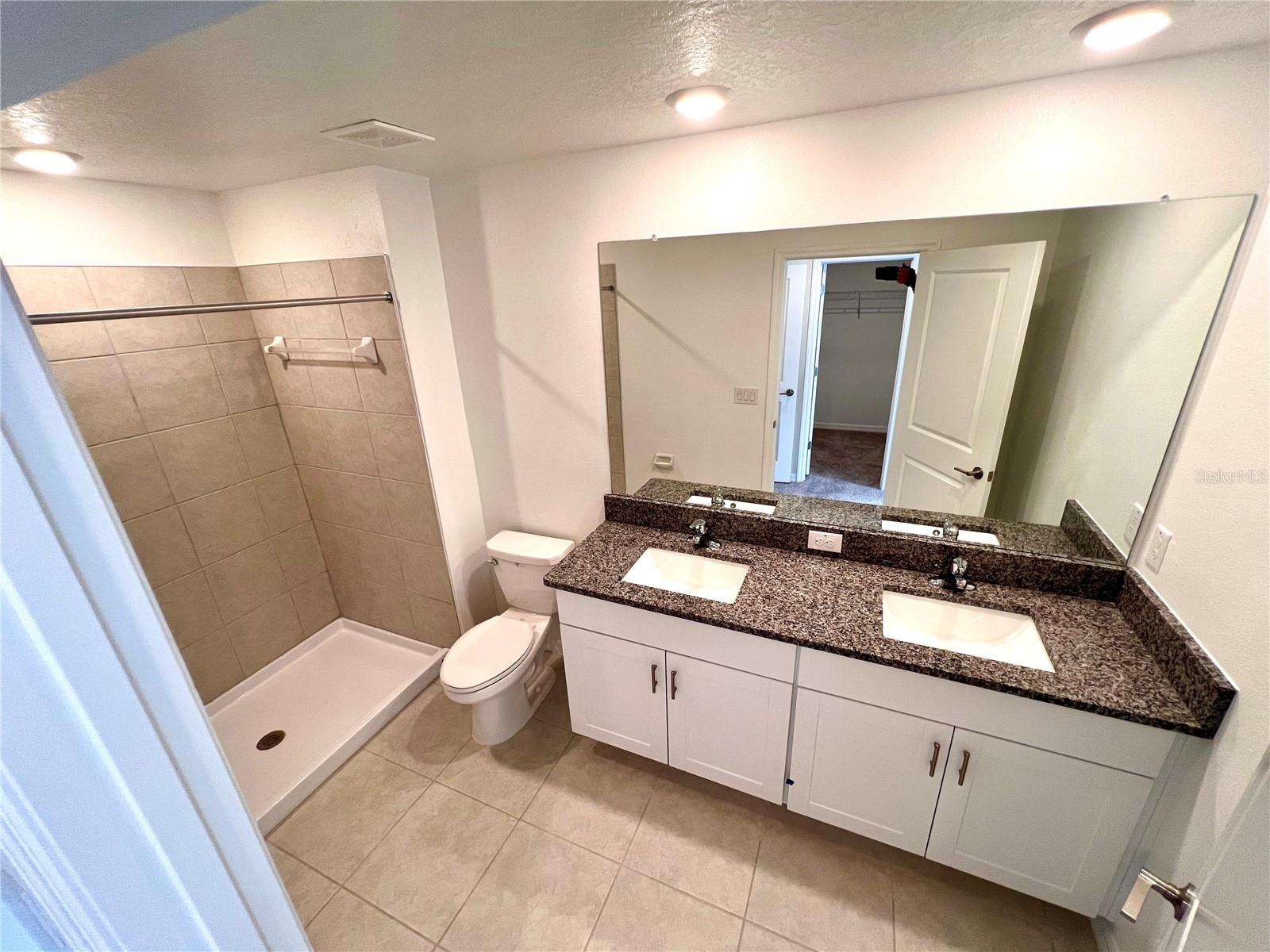 8333 CRESCENT OAKS DR — photo 37