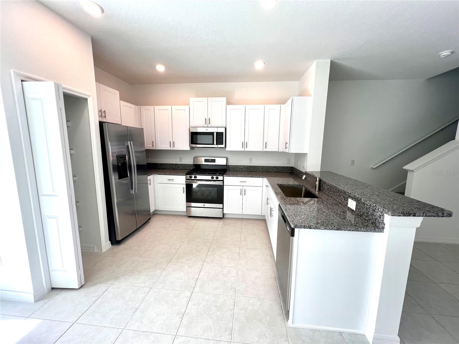8333 CRESCENT OAKS DR — photo 22