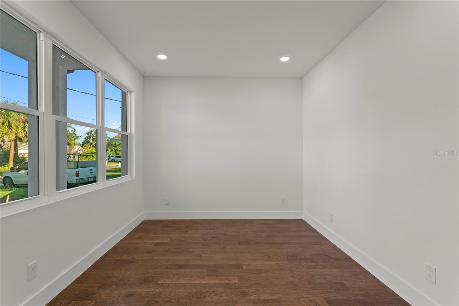 6828 S DESOTO ST — photo 3