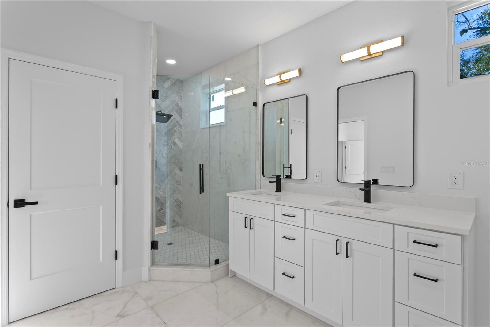 6828 S DESOTO ST — photo 39