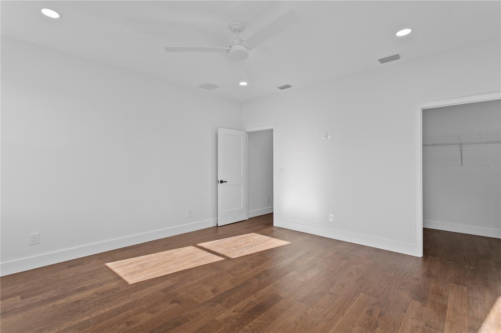 6828 S DESOTO ST — photo 36