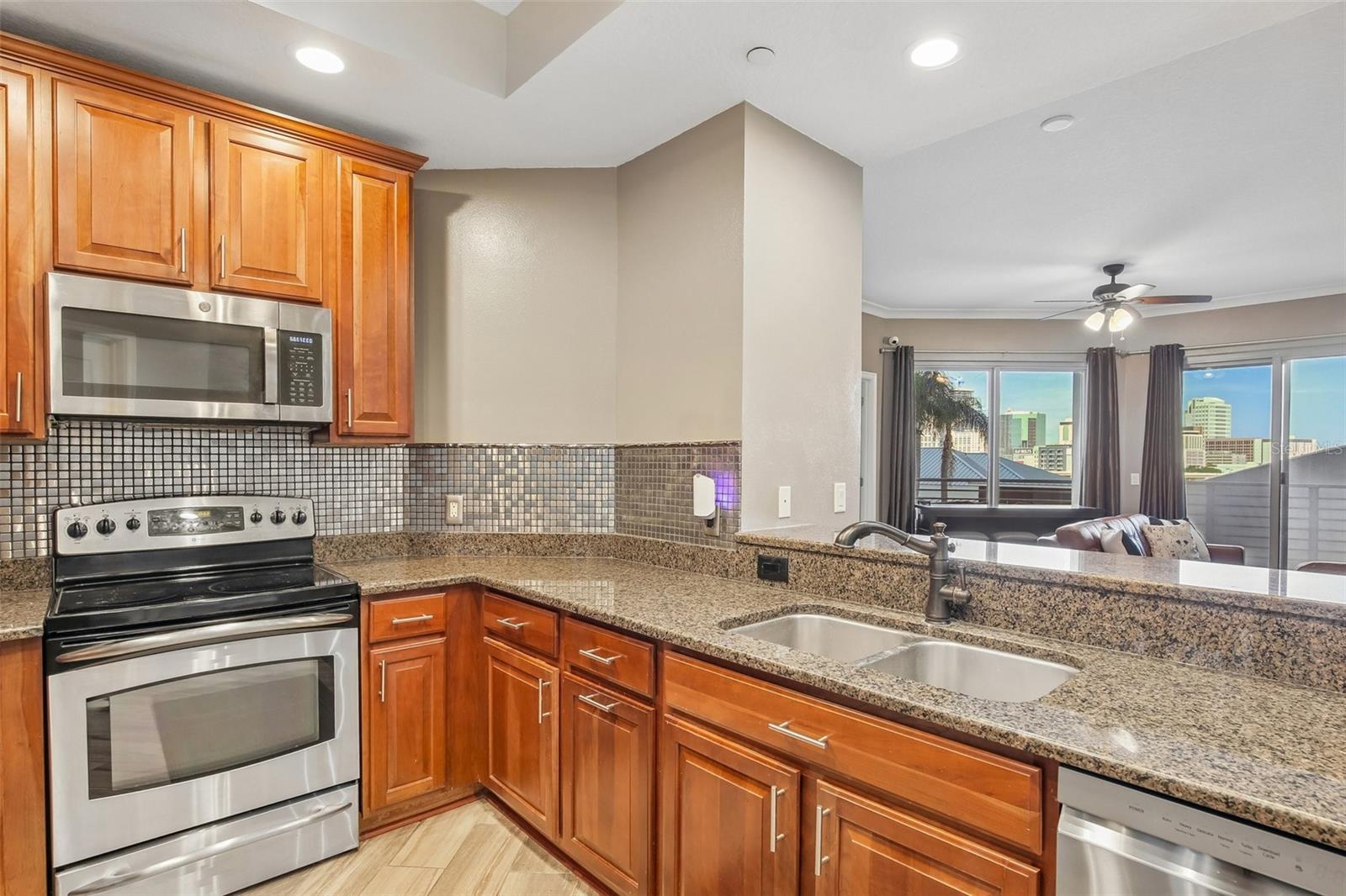 1209 E CUMBERLAND AVE #603 — photo 17