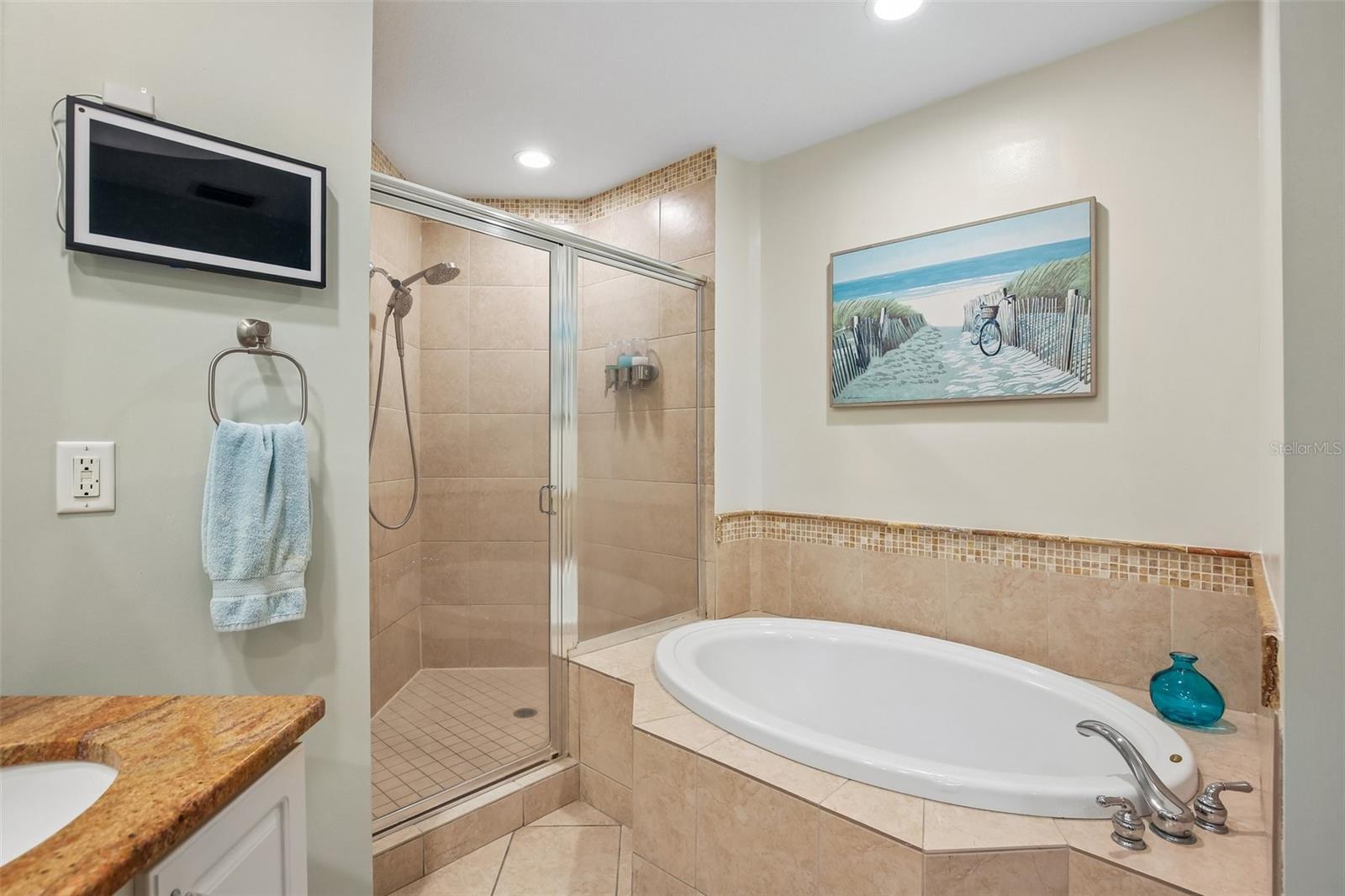 1209 E CUMBERLAND AVE #603 — photo 24