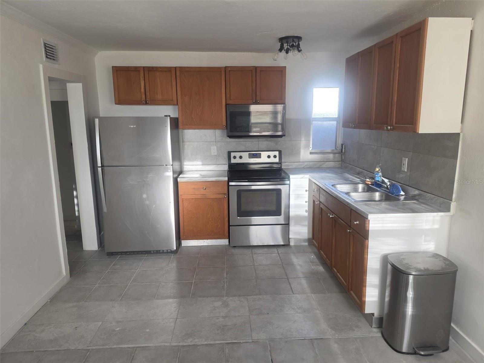 1844 JOHN RIVERS ST #B — photo 3