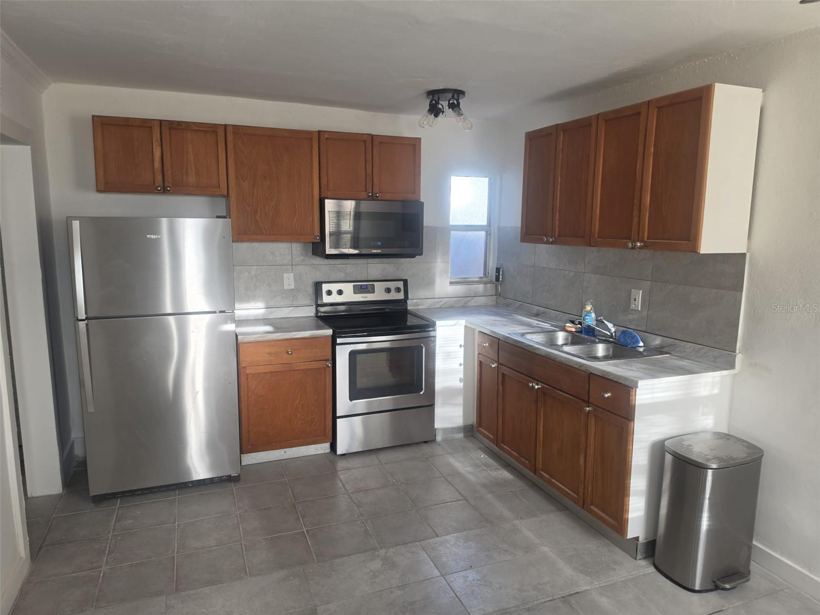 1844 JOHN RIVERS ST #B — photo 4
