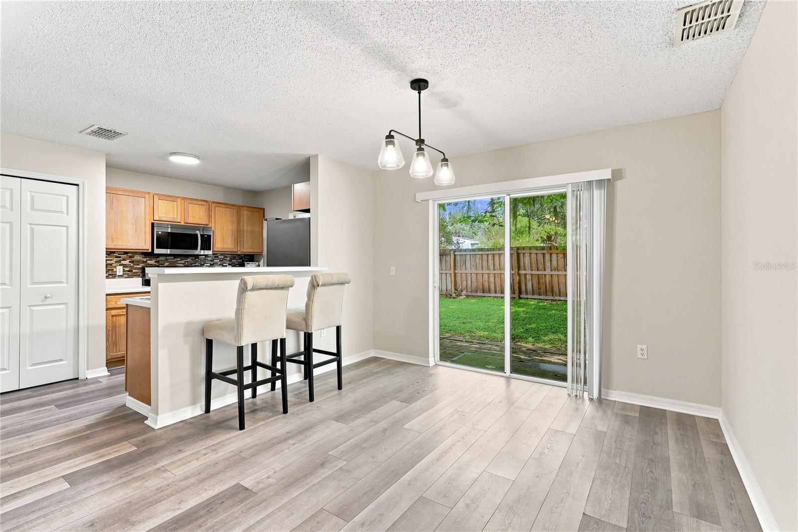 9912 ASHBURN LAKE DR — photo 4