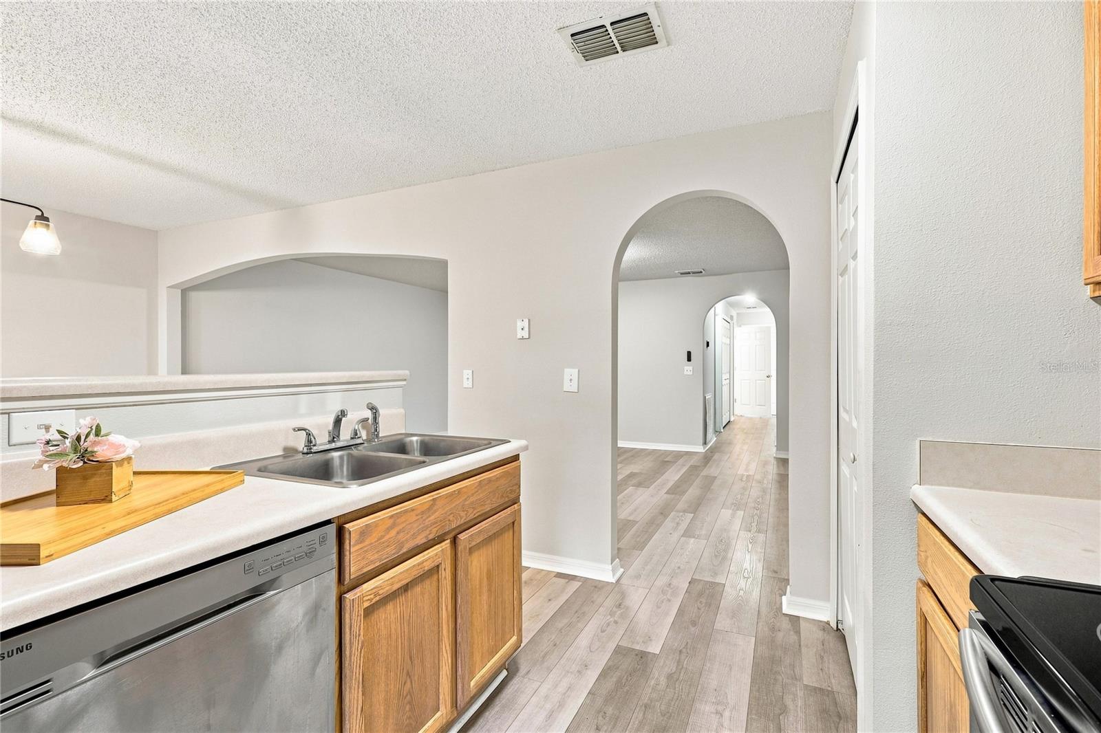 9912 ASHBURN LAKE DR — photo 7