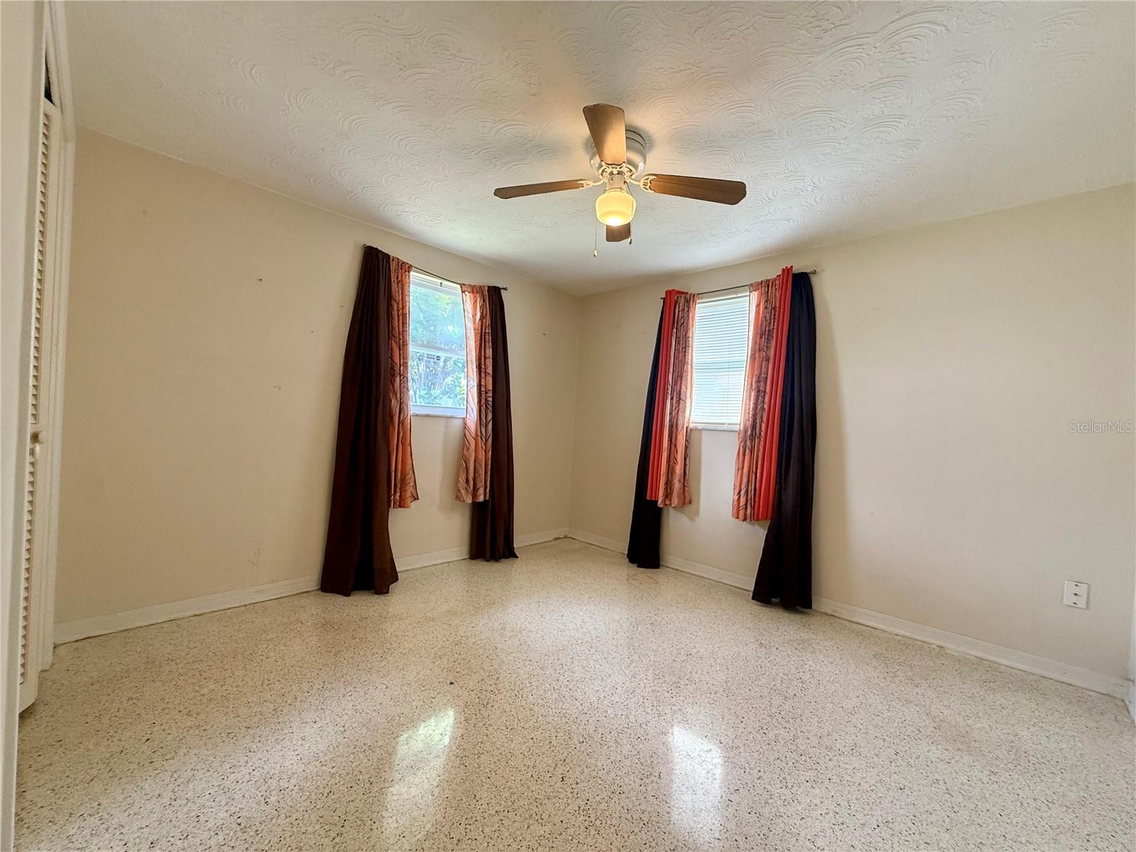 2414 TAHITIAN DR — photo 10