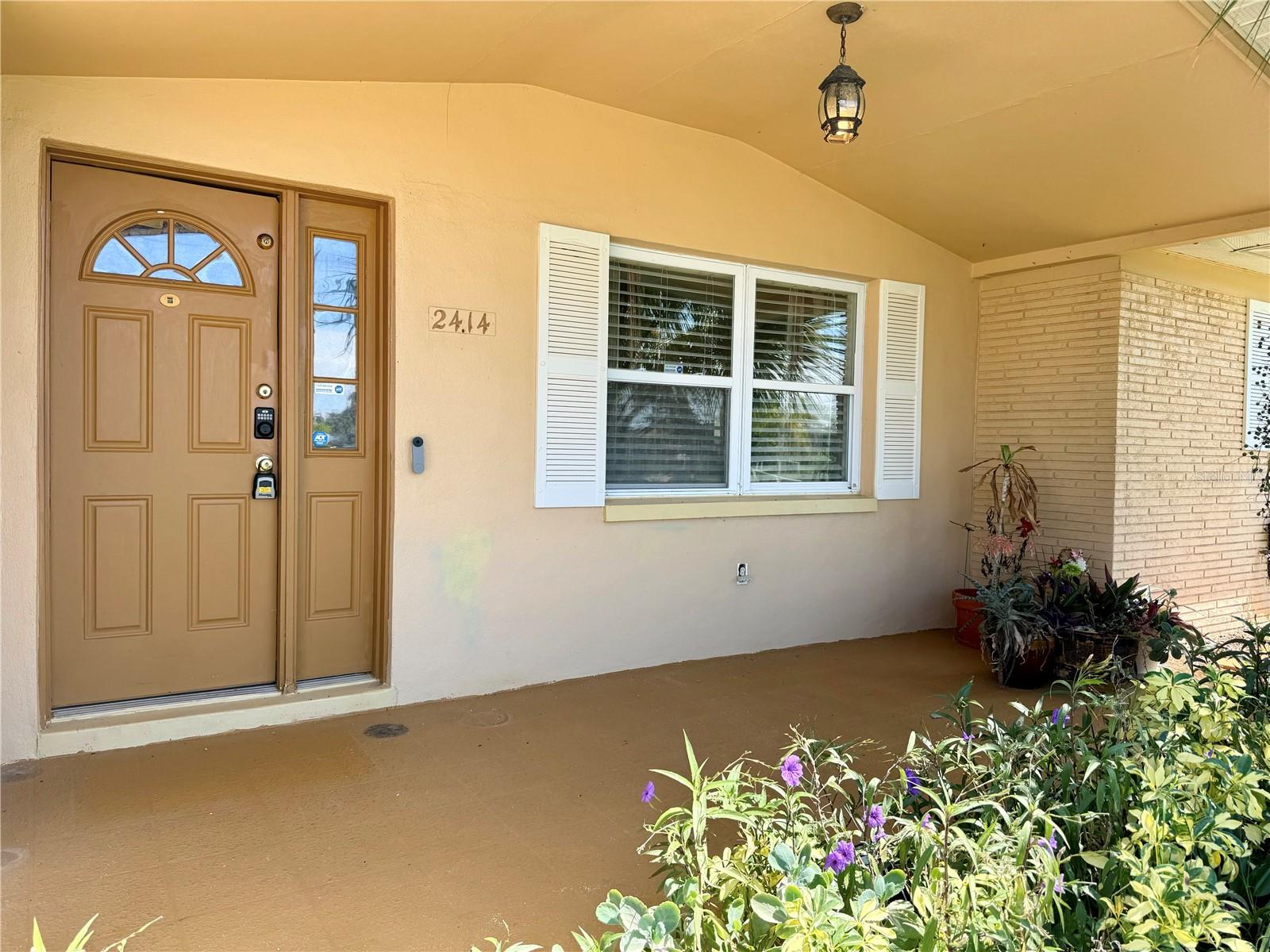 2414 TAHITIAN DR — photo 4