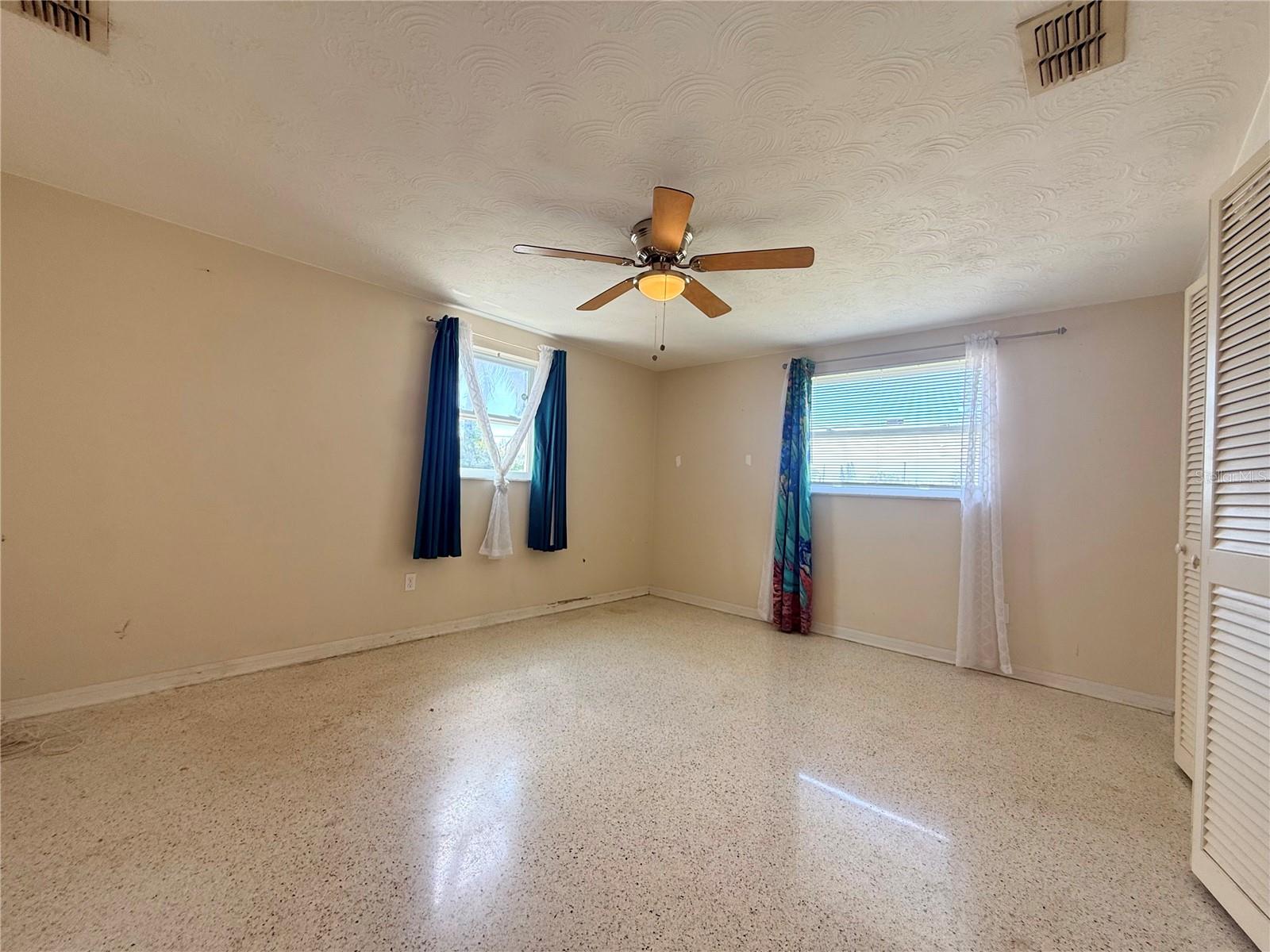 2414 TAHITIAN DR — photo 13