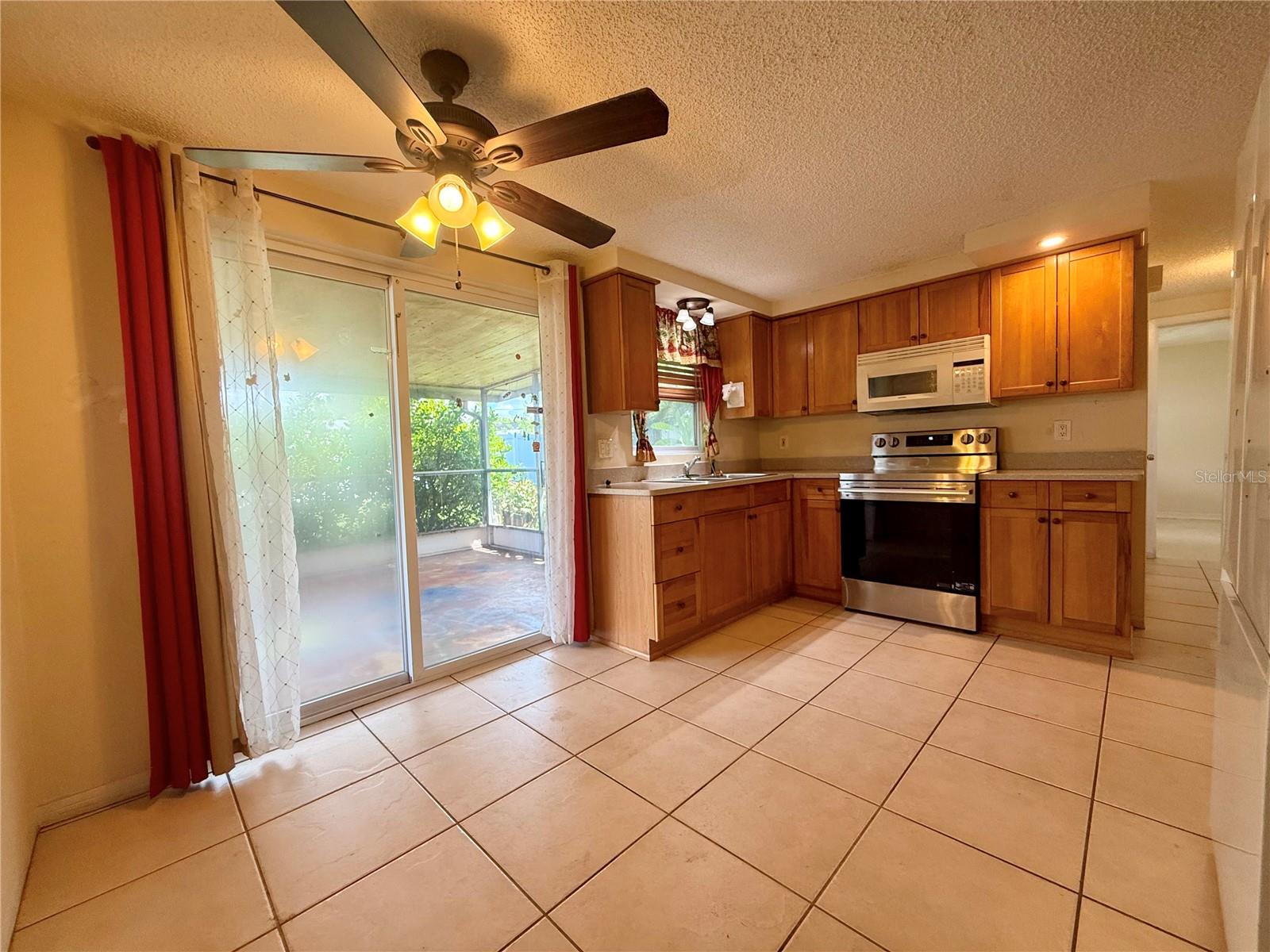 2414 TAHITIAN DR — photo 7
