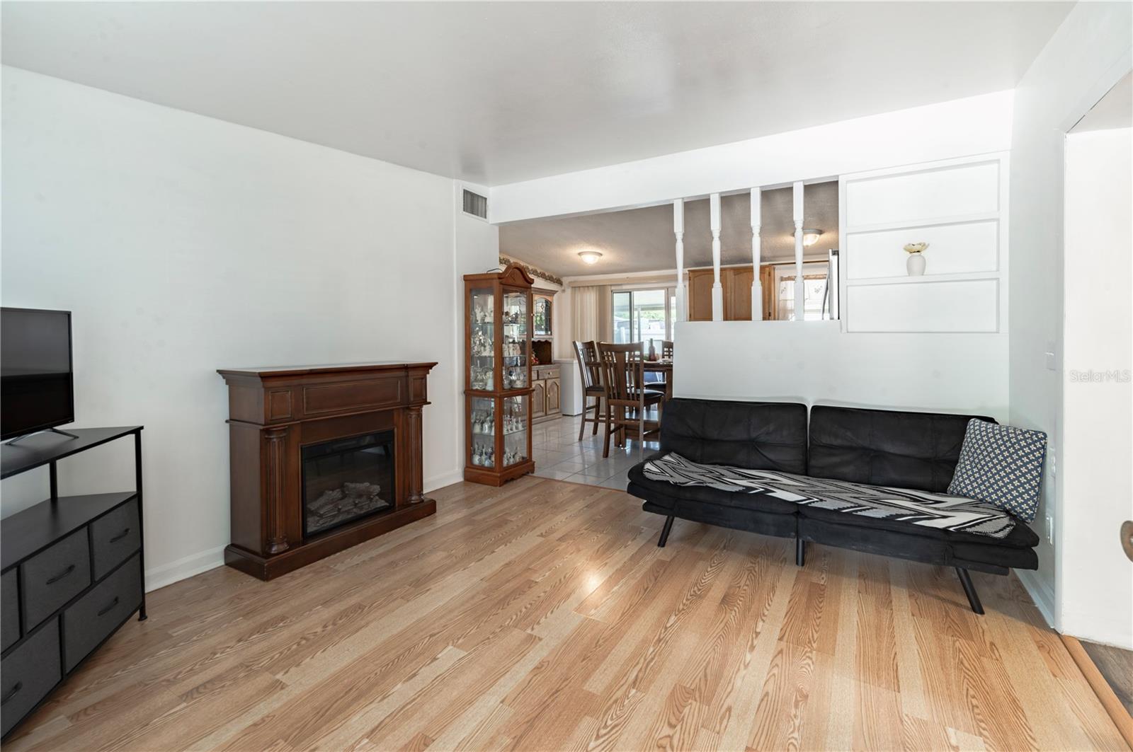 6913 W CLIFTON ST — photo 12
