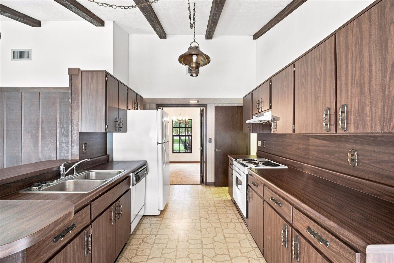15301 LAKE MAURINE DR — photo 28