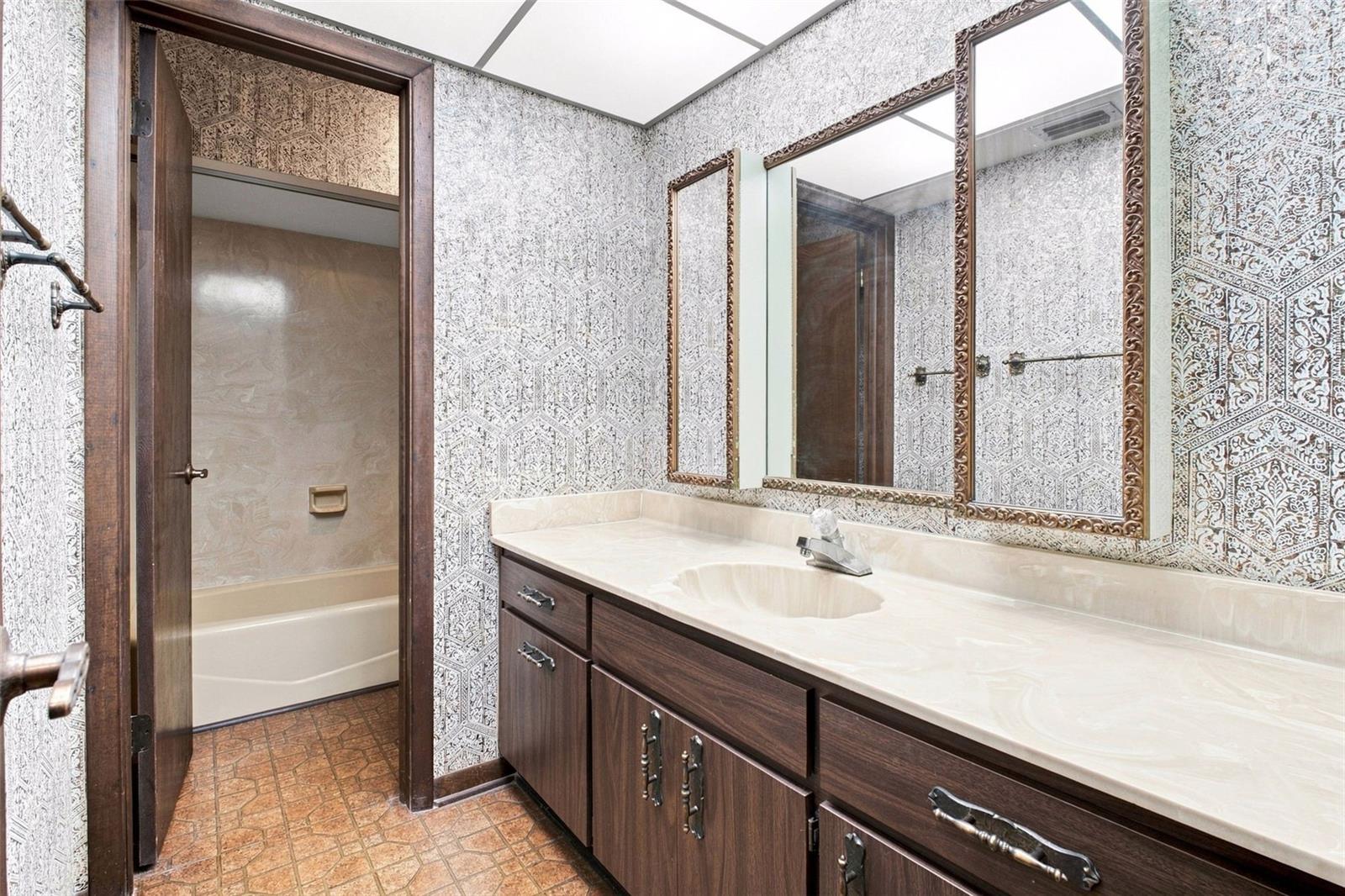 15301 LAKE MAURINE DR — photo 36