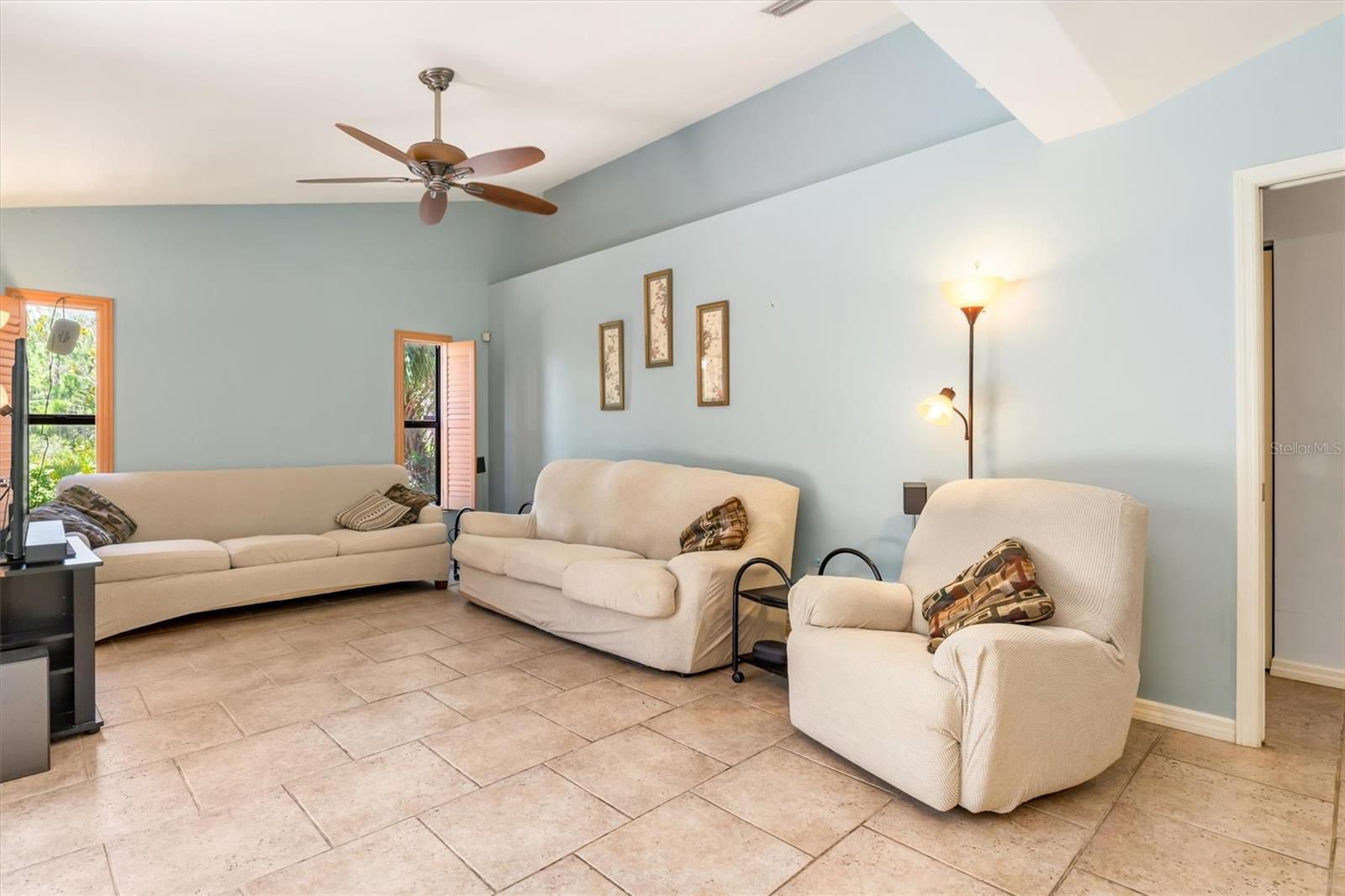 572 TOLEDO RD — photo 17