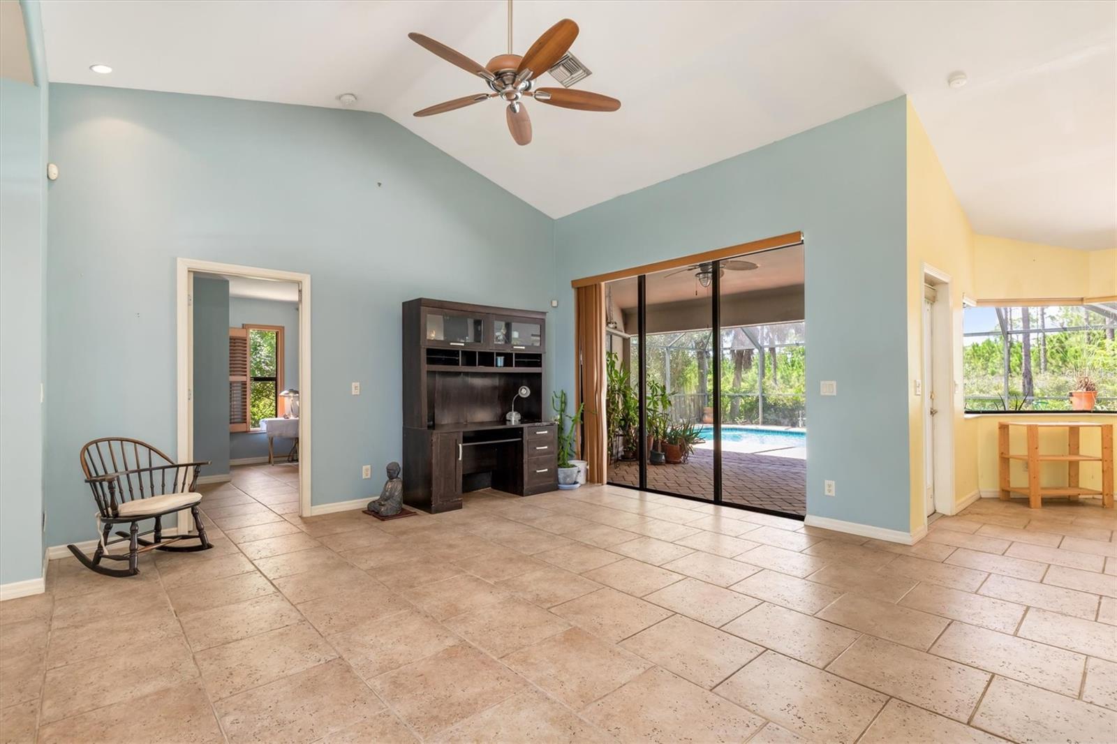 572 TOLEDO RD — photo 9