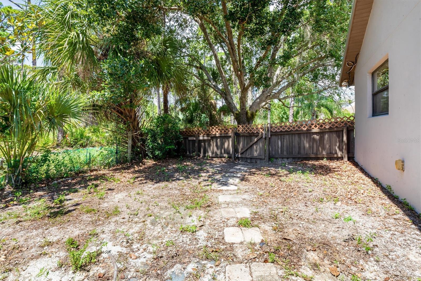 572 TOLEDO RD — photo 39