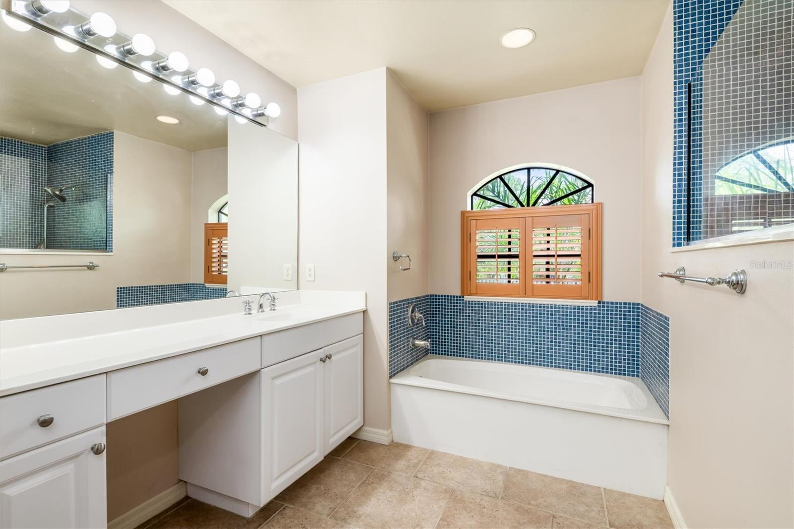 572 TOLEDO RD — photo 24